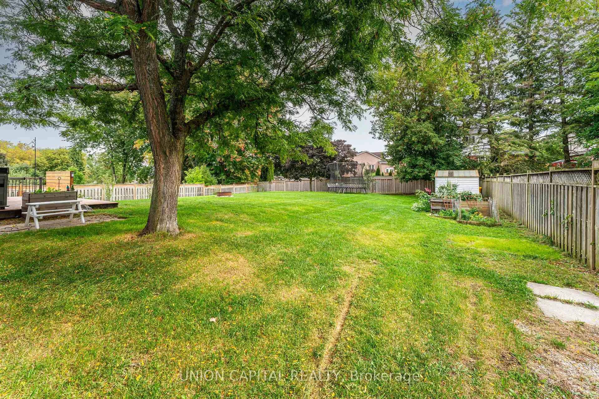 Photo 6 of 35 Jonathan Street, Uxbridge — HOMEH