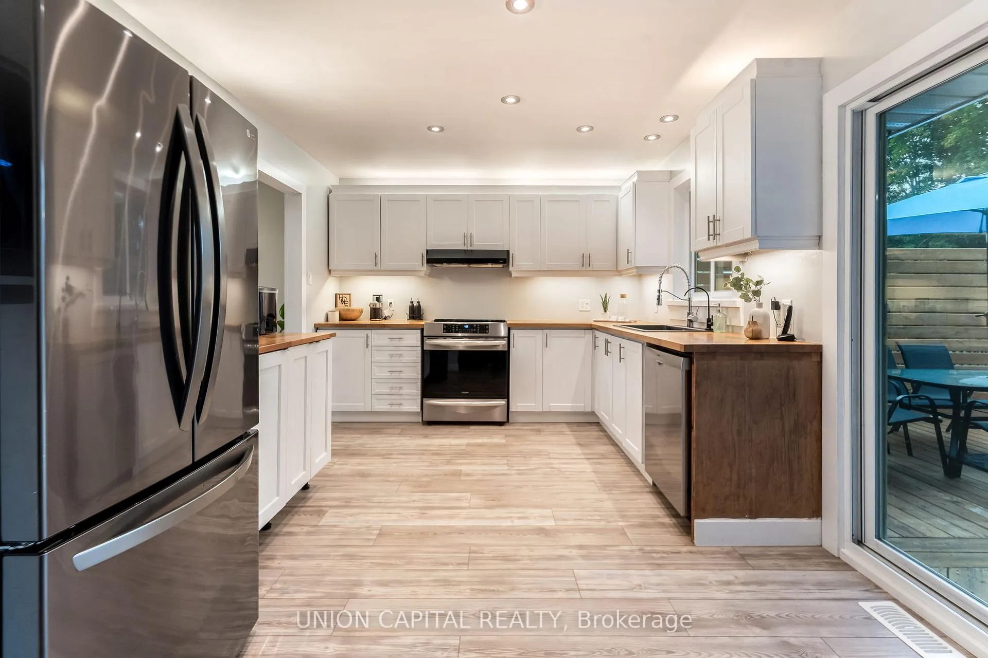 Photo 9 of 35 Jonathan Street, Uxbridge — HOMEH