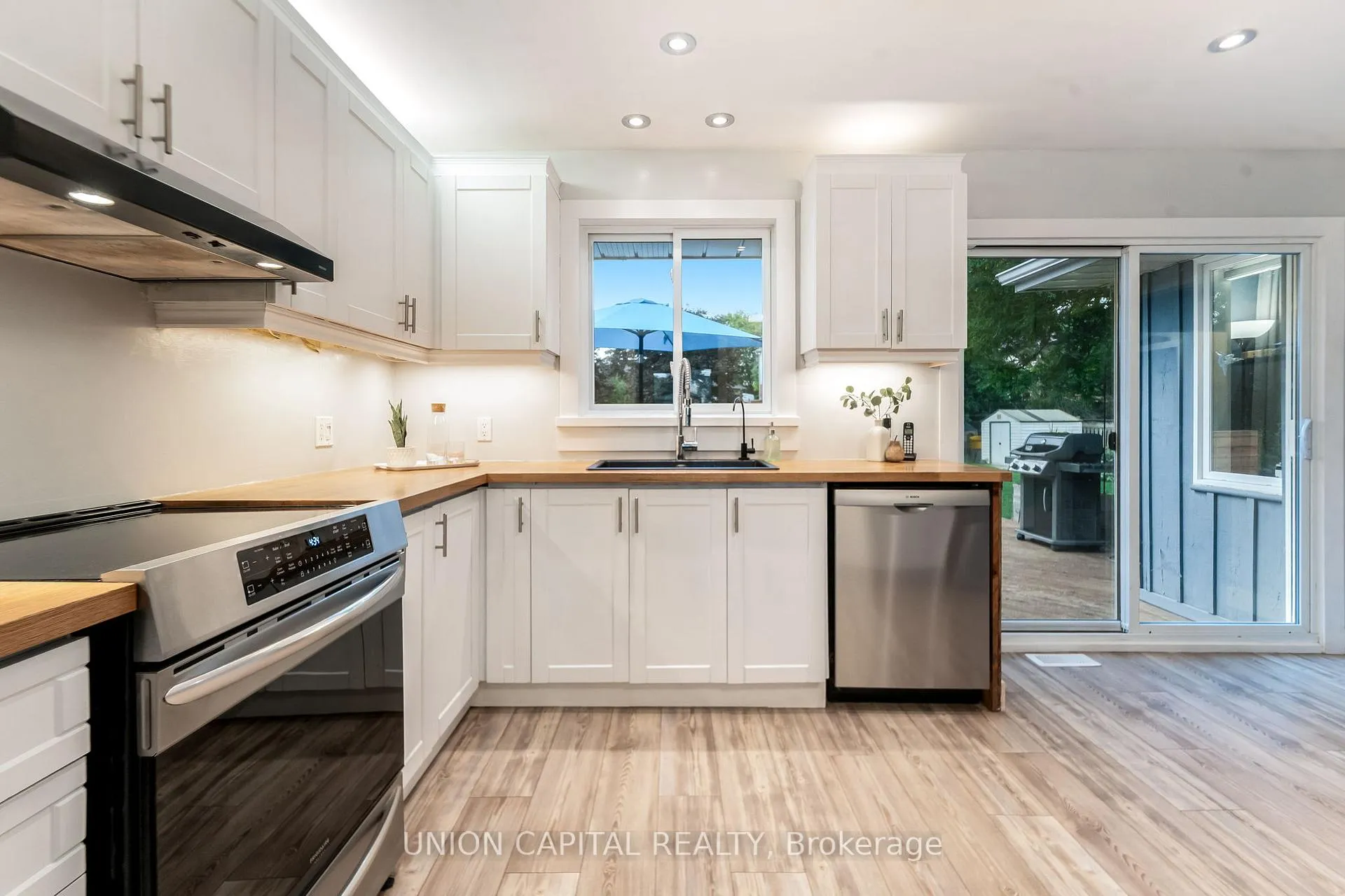 Photo 11 of 35 Jonathan Street, Uxbridge — HOMEH