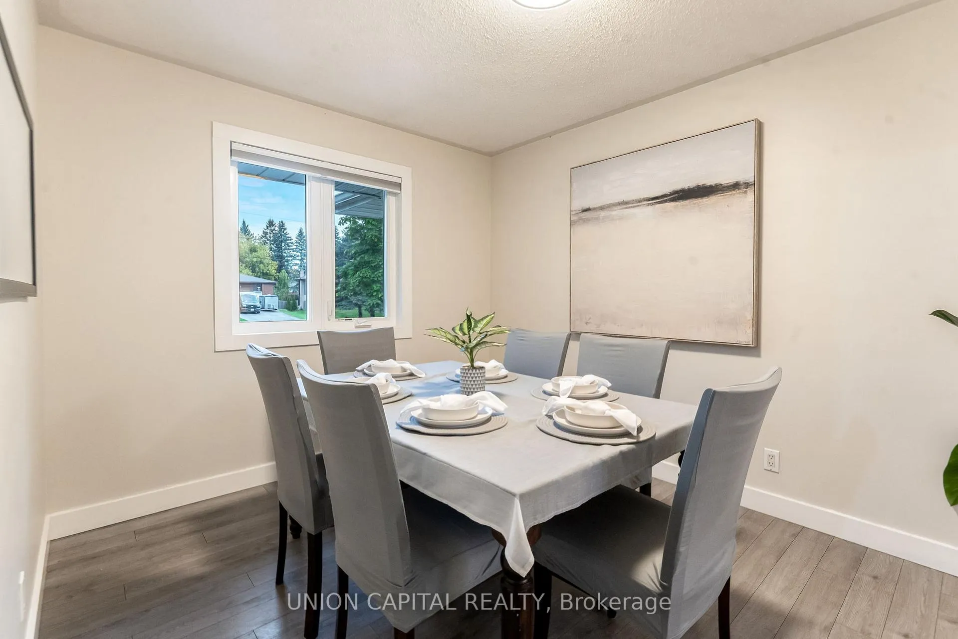 Photo 14 of 35 Jonathan Street, Uxbridge — HOMEH