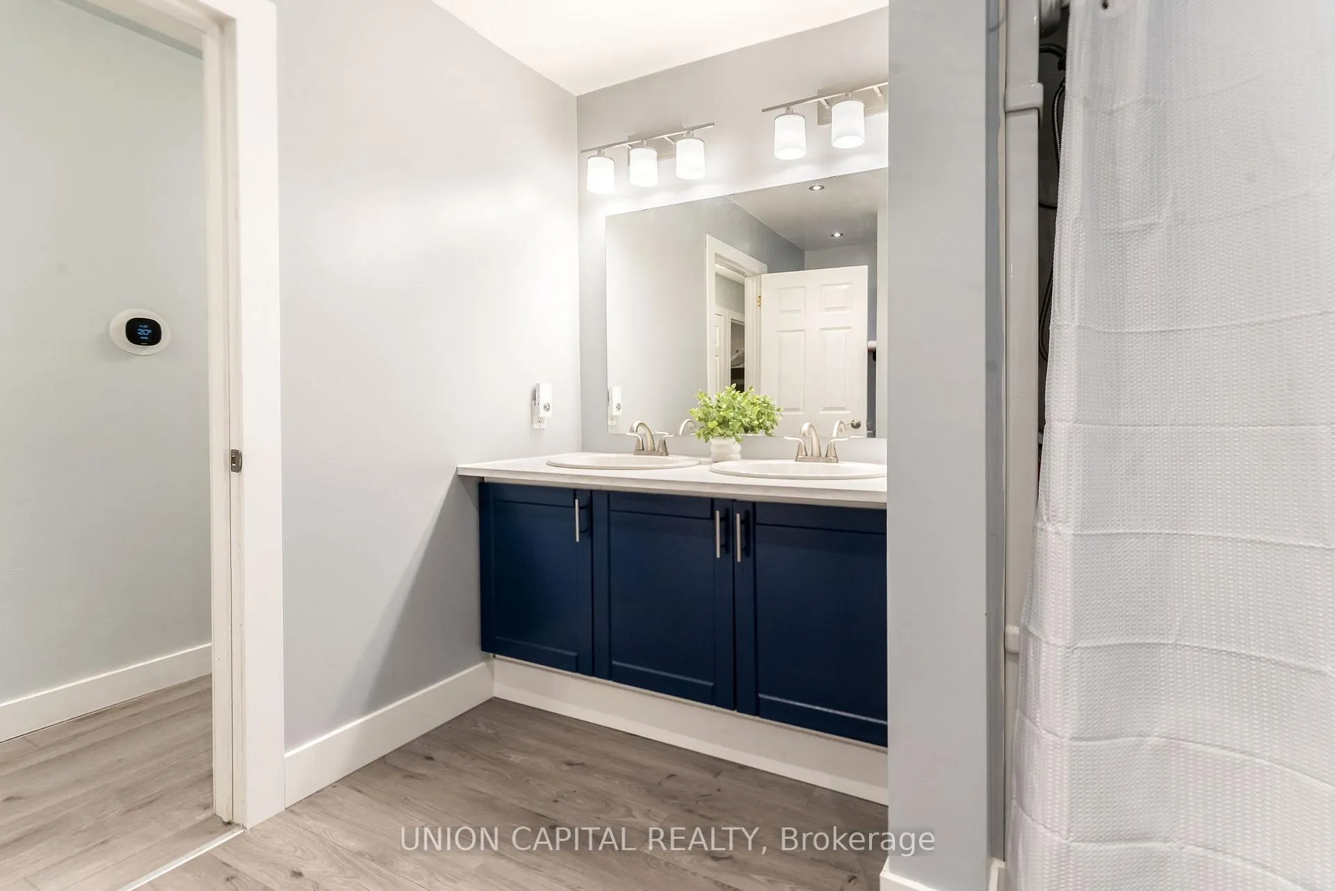 Photo 23 of 35 Jonathan Street, Uxbridge — HOMEH