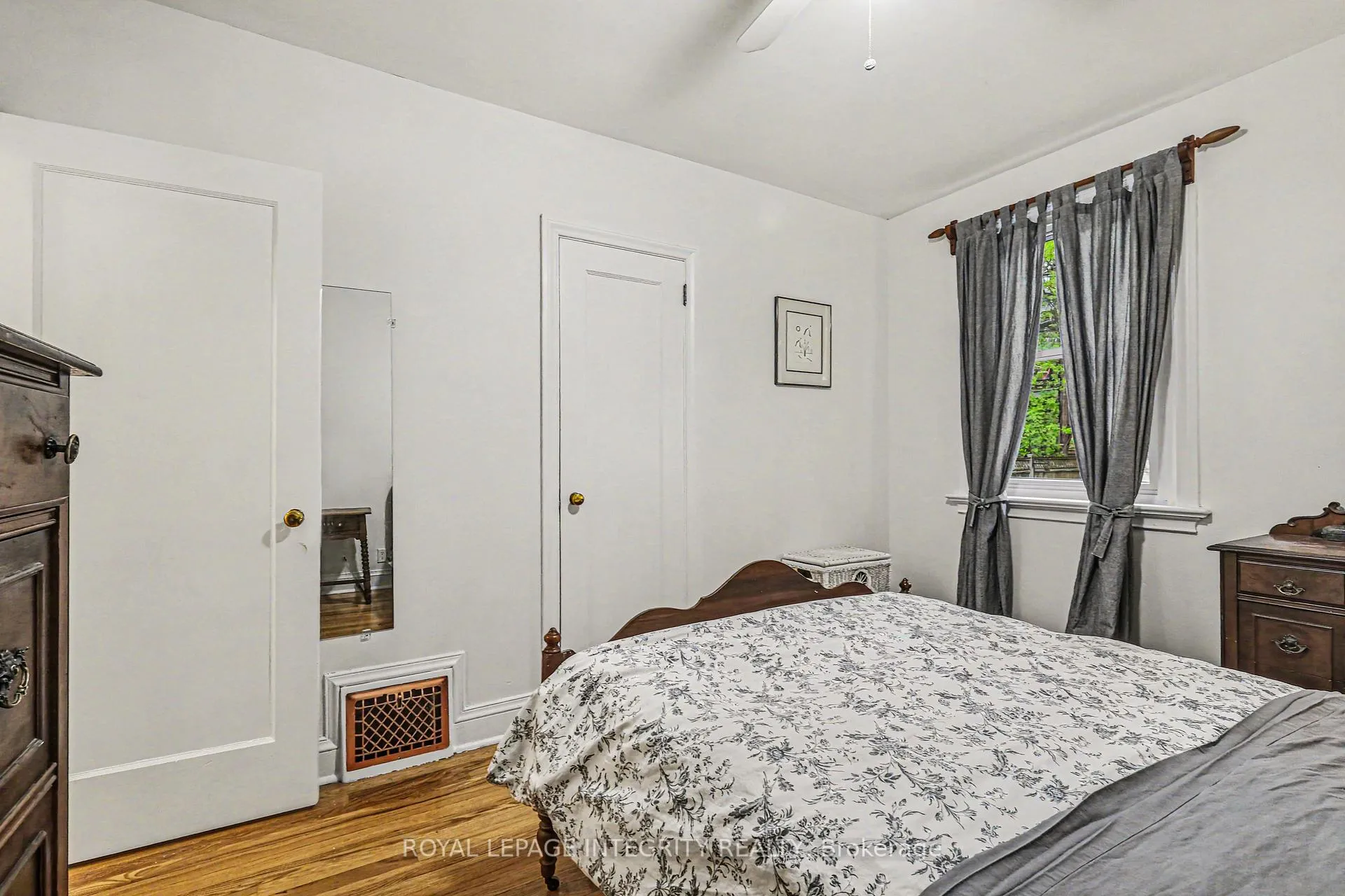 Photo 14 of 15 Beverley Avenue, Ottawa, Hintonburg — HOMEH