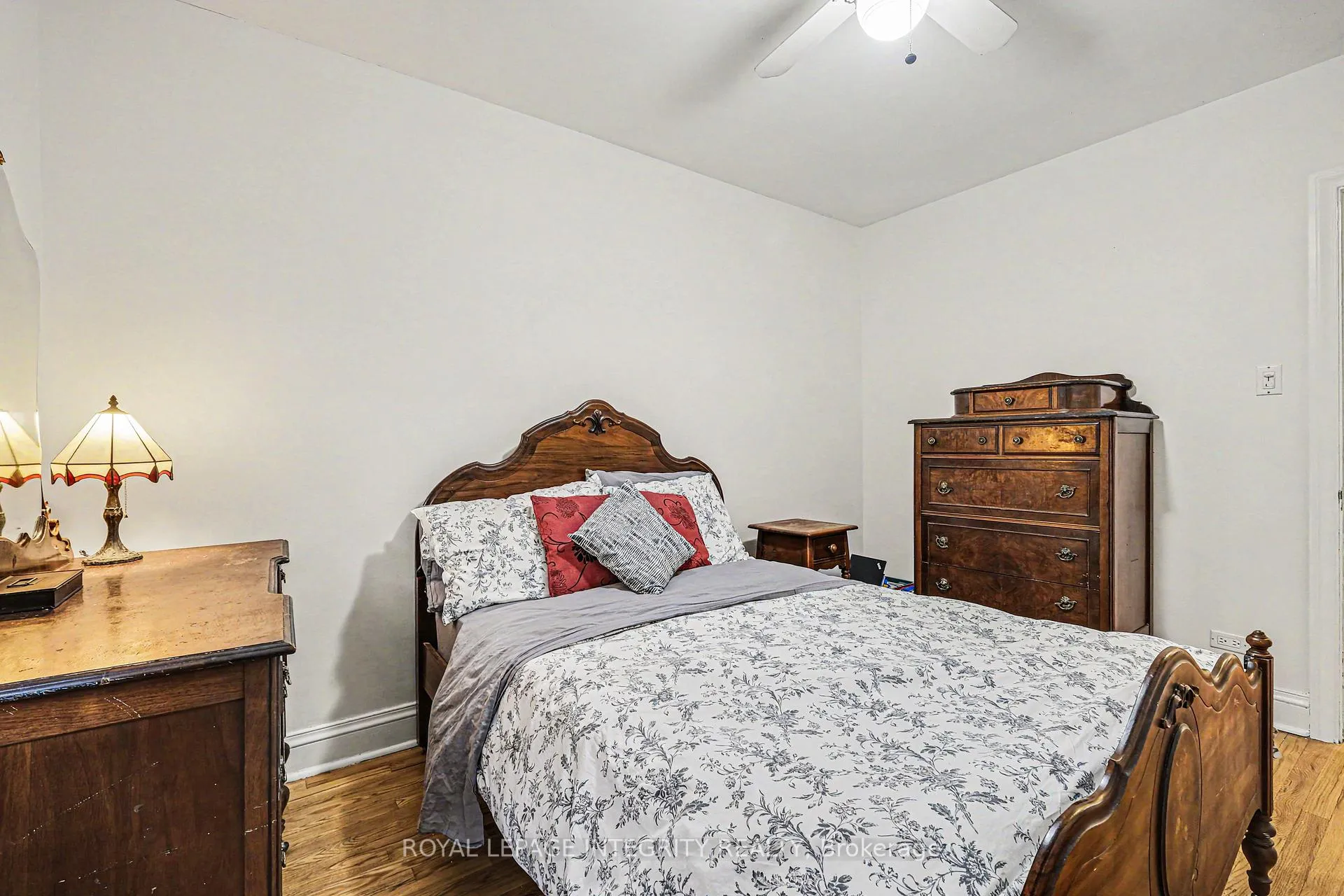 Photo 15 of 15 Beverley Avenue, Ottawa, Hintonburg — HOMEH