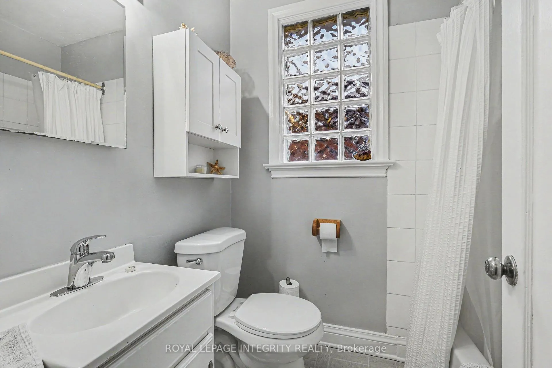 Photo 16 of 15 Beverley Avenue, Ottawa, Hintonburg — HOMEH