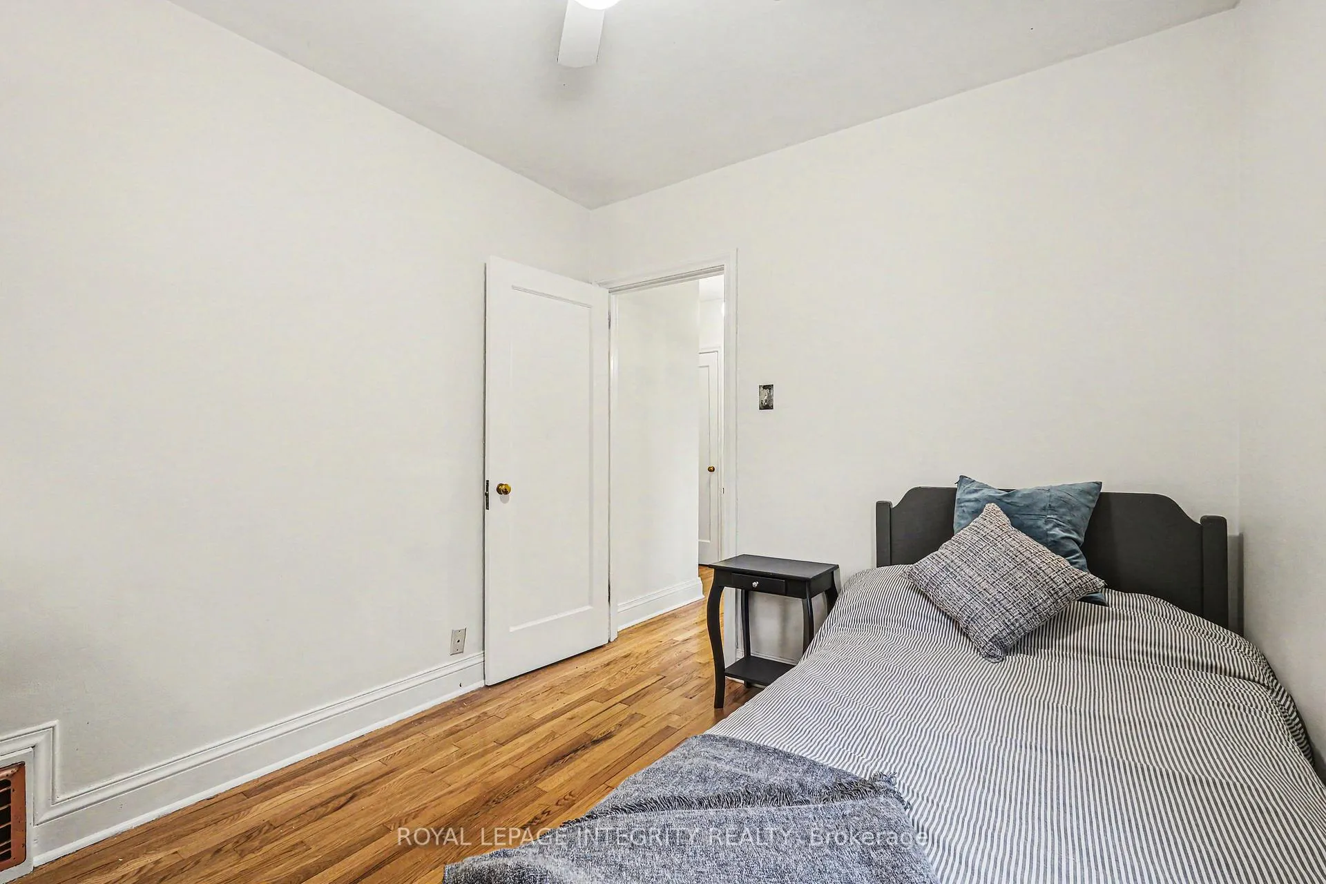 Photo 18 of 15 Beverley Avenue, Ottawa, Hintonburg — HOMEH