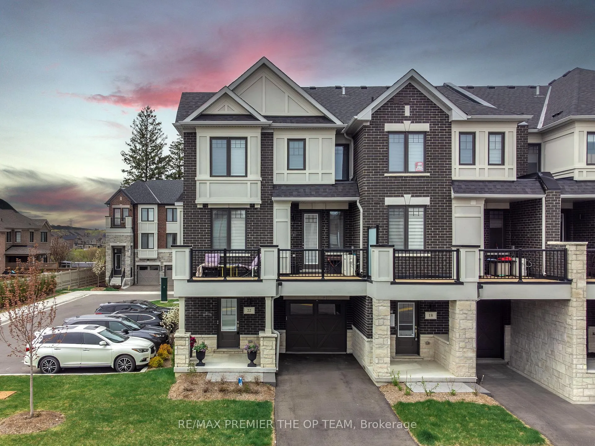 Photo 1 of 22 Pierre Berton Boulevard, Vaughan, Kleinburg — HOMEH