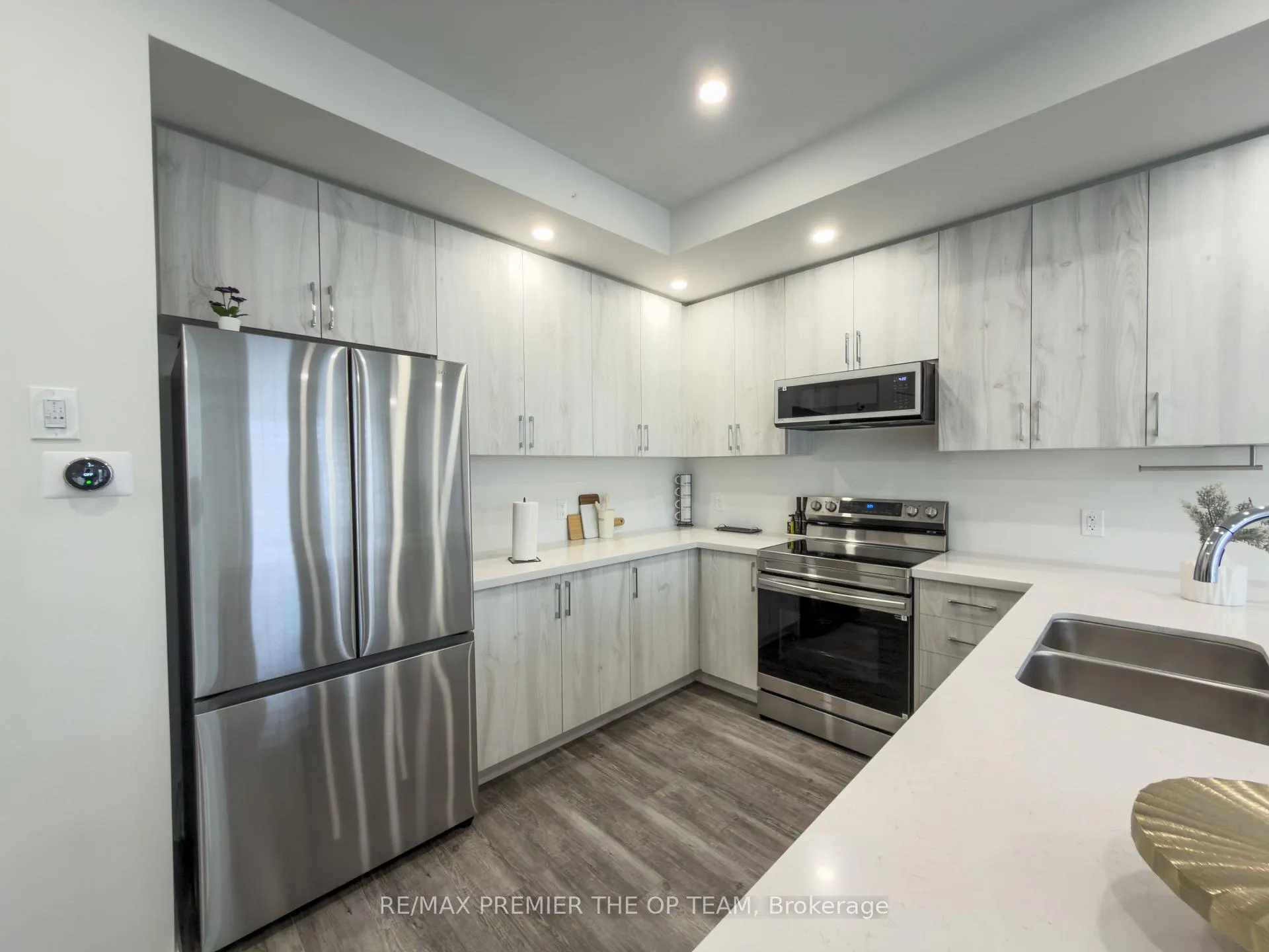 Photo 7 of 22 Pierre Berton Boulevard, Vaughan, Kleinburg — HOMEH
