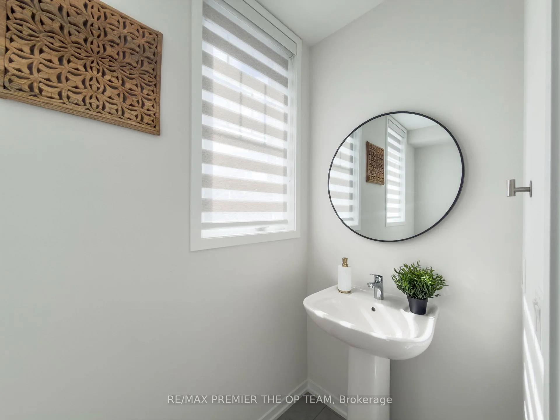 Photo 10 of 22 Pierre Berton Boulevard, Vaughan, Kleinburg — HOMEH