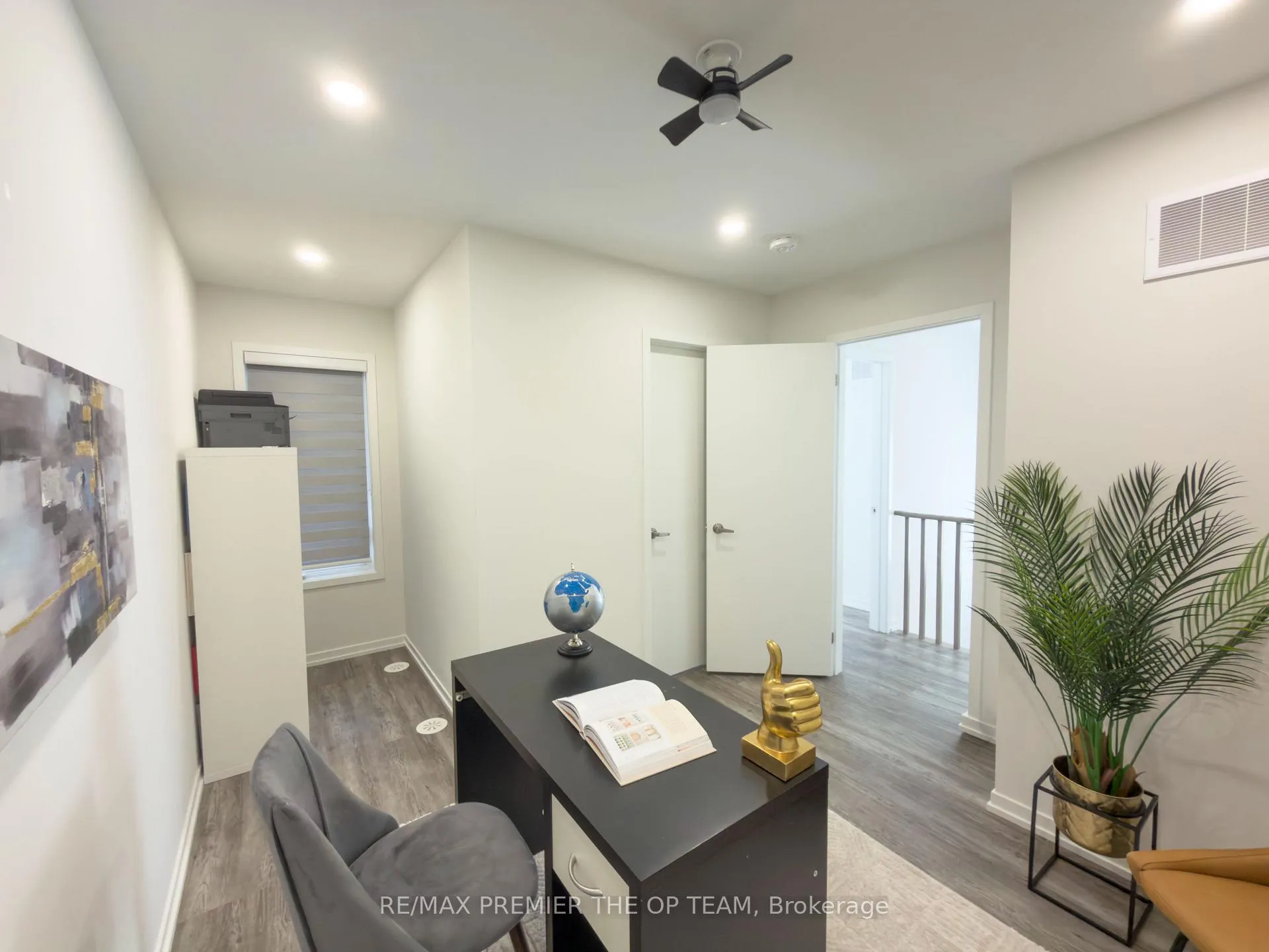 Photo 15 of 22 Pierre Berton Boulevard, Vaughan, Kleinburg — HOMEH