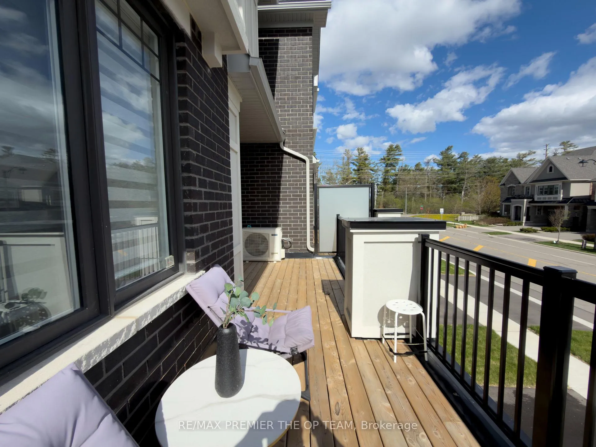 Photo 21 of 22 Pierre Berton Boulevard, Vaughan, Kleinburg — HOMEH