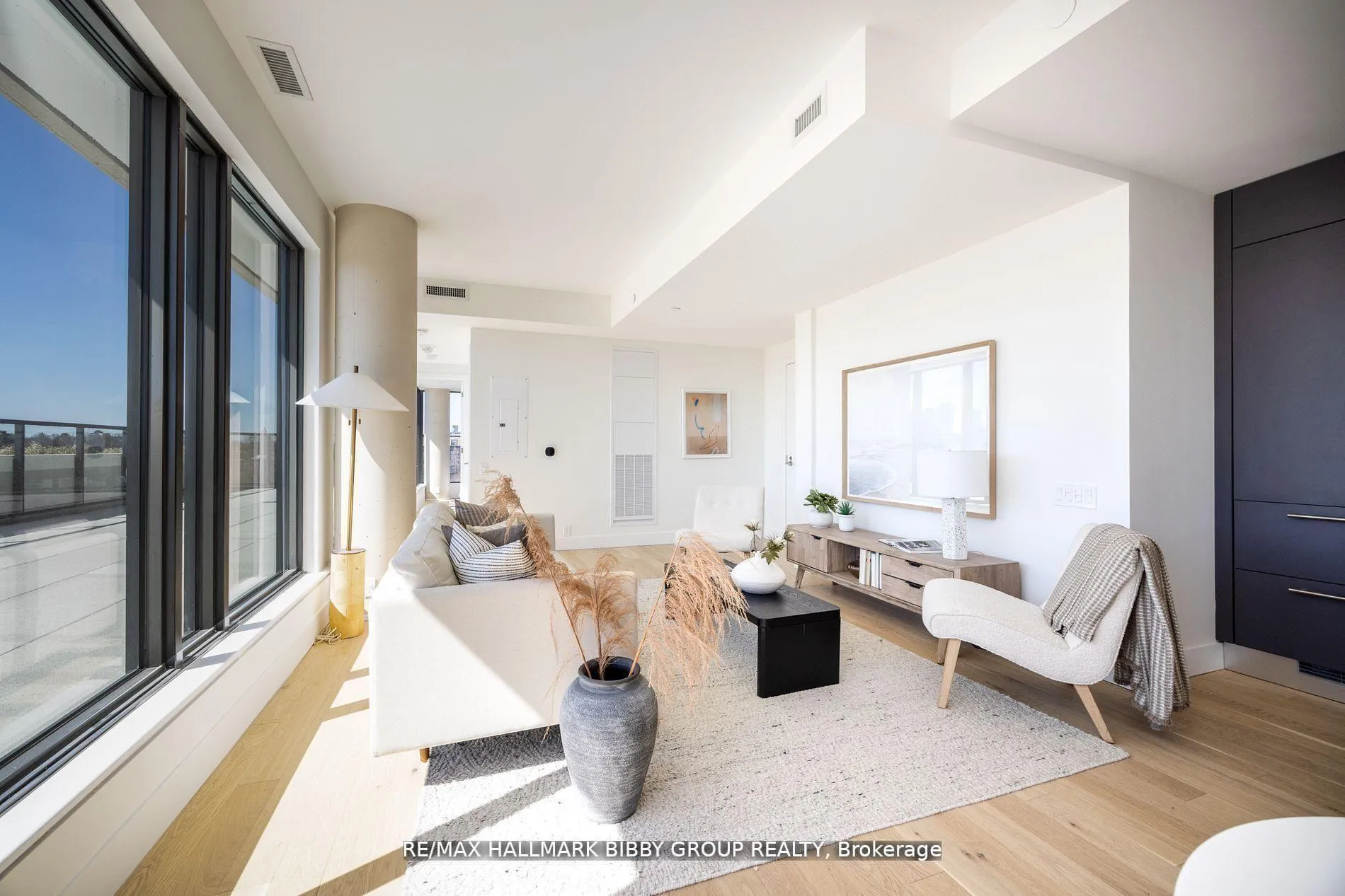 Photo 6 of Unit 701, 1414 Bayview Avenue, Toronto, Mount Pleasant East — HOMEH