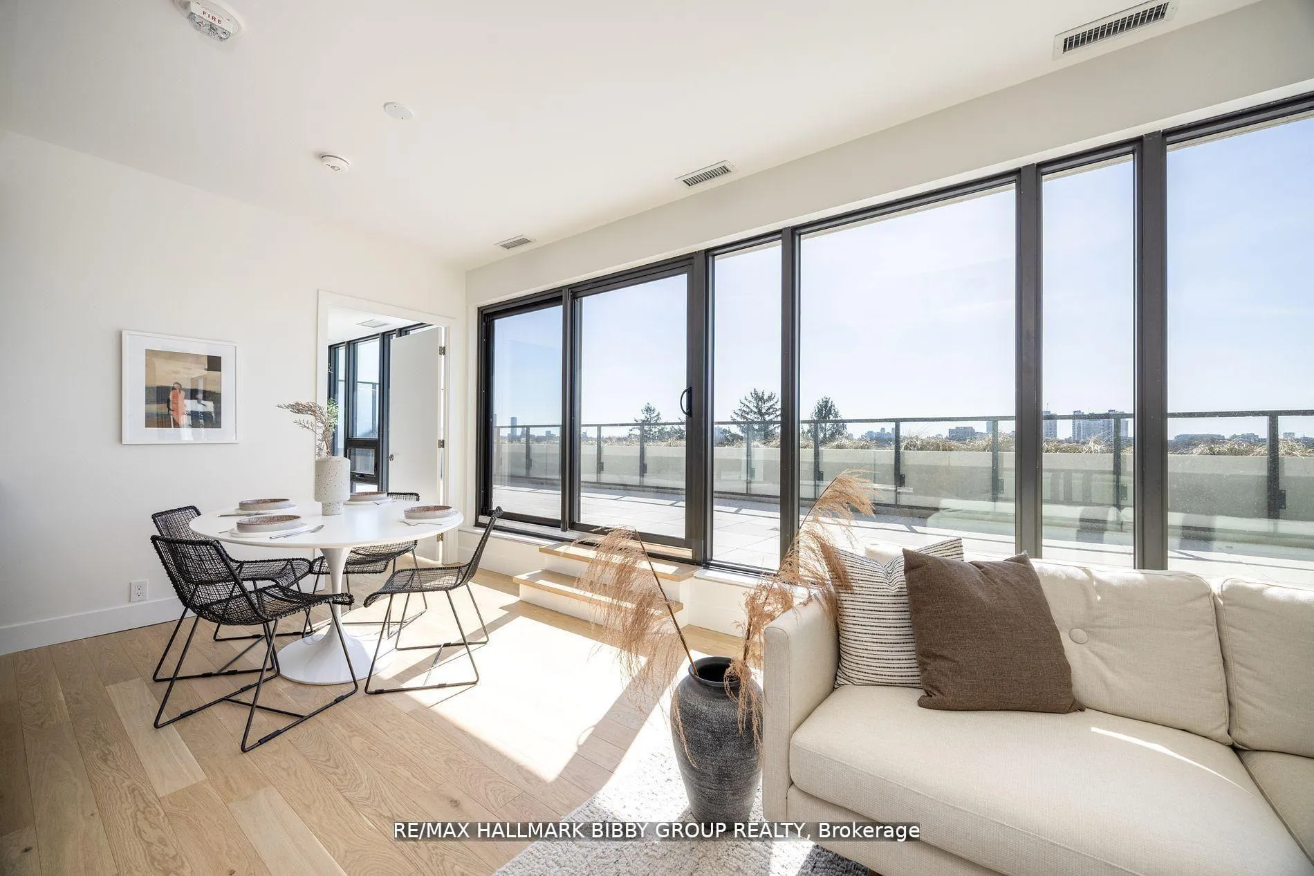 Photo 8 of Unit 701, 1414 Bayview Avenue, Toronto, Mount Pleasant East — HOMEH
