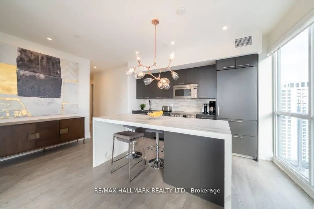 Photo 8 of Unit PH01, 30 Roehampton Avenue, Toronto, Mount Pleasant East — HOMEH