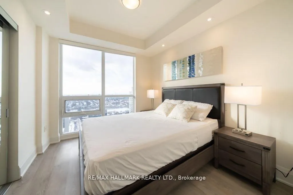Photo 13 of Unit PH01, 30 Roehampton Avenue, Toronto, Mount Pleasant East — HOMEH