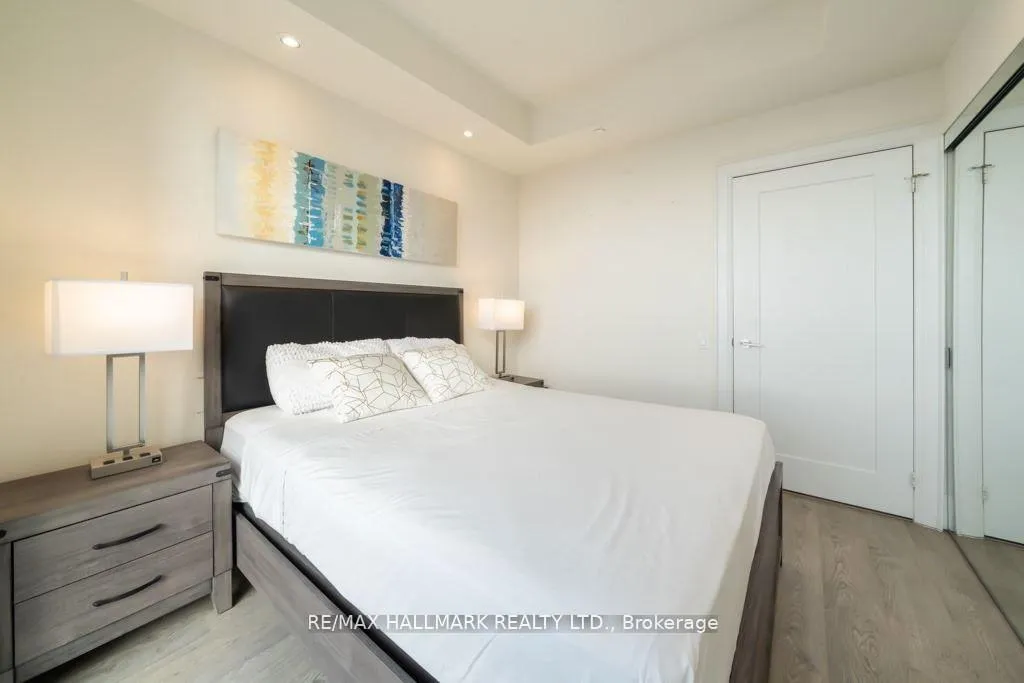Photo 14 of Unit PH01, 30 Roehampton Avenue, Toronto, Mount Pleasant East — HOMEH