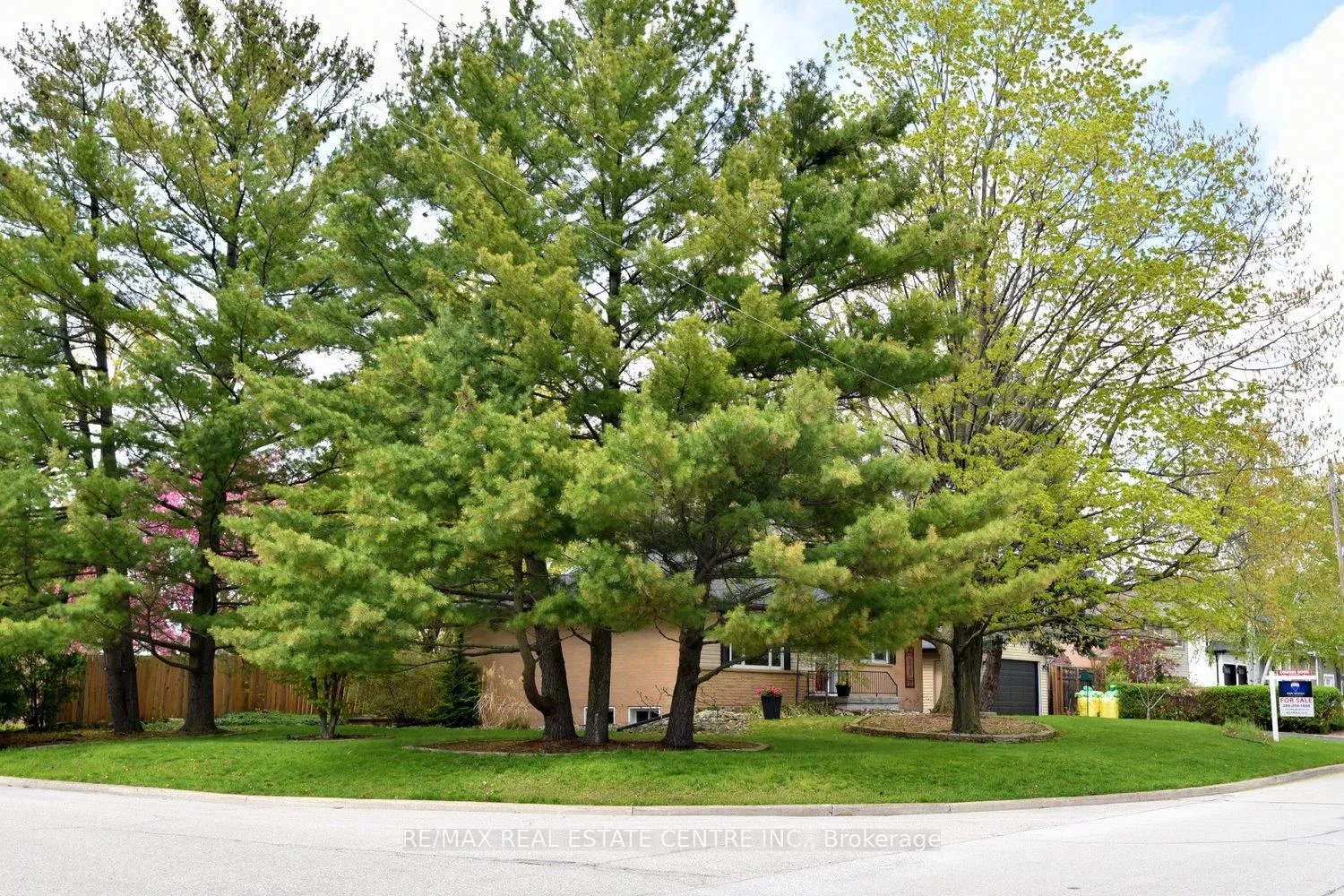 Photo 2 of 5409 Croydon Road, Burlington, Appleby — HOMEH