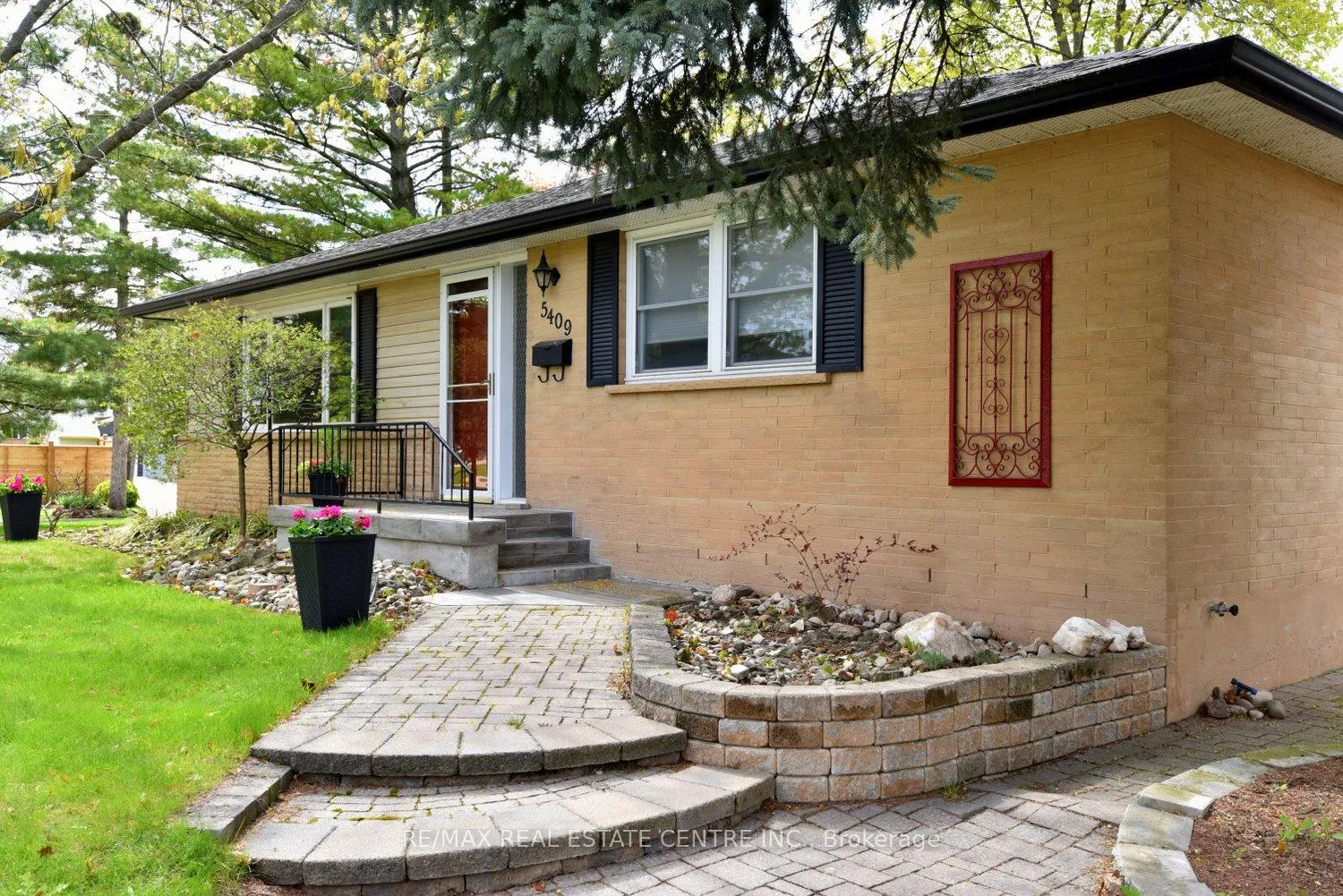 Photo 5 of 5409 Croydon Road, Burlington, Appleby — HOMEH
