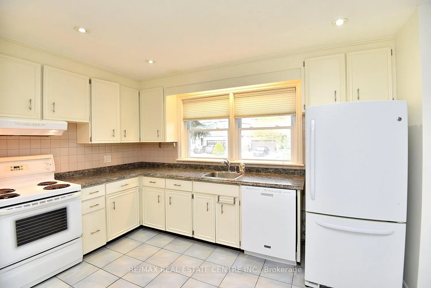 Photo 7 of 5409 Croydon Road, Burlington, Appleby — HOMEH