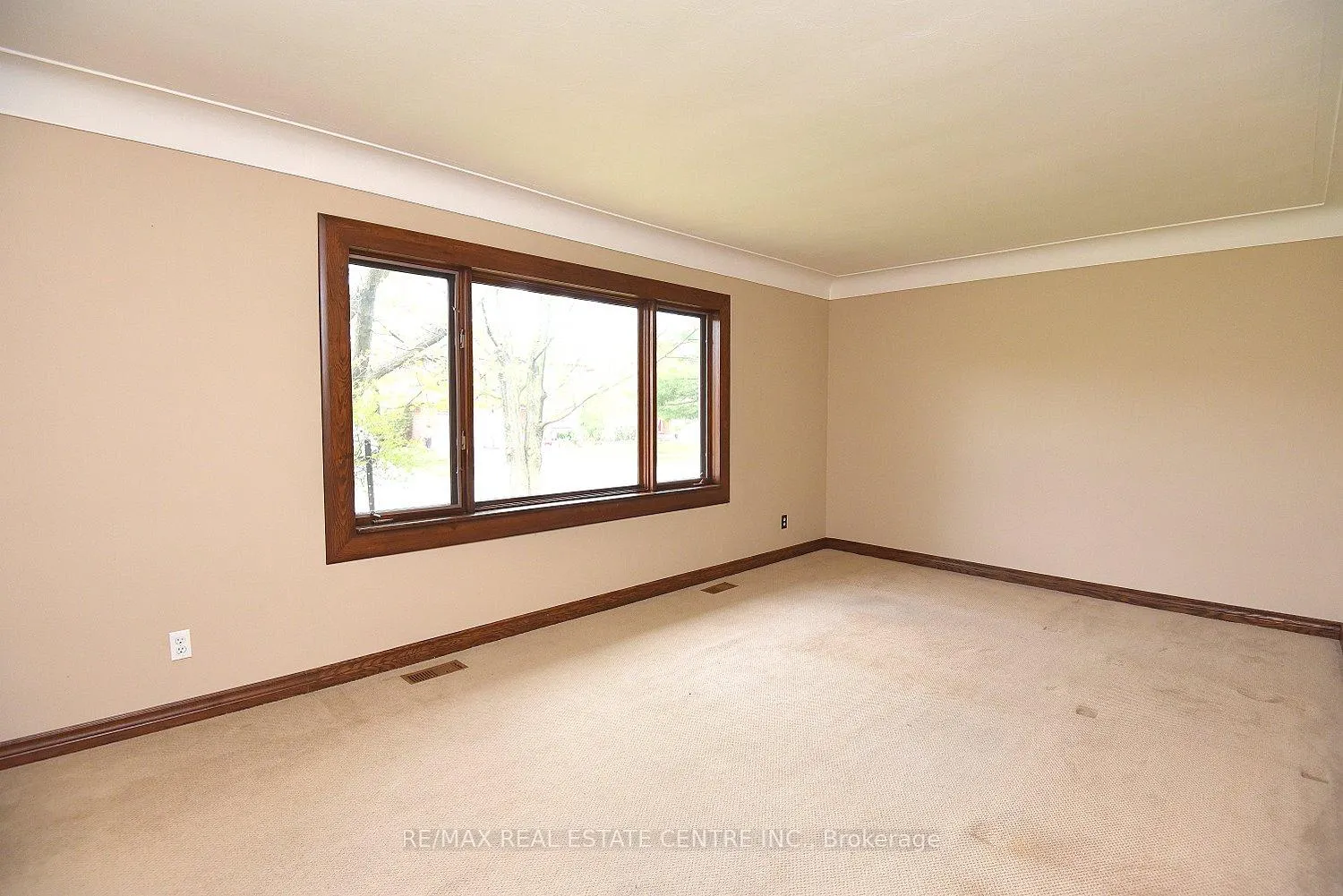 Photo 12 of 5409 Croydon Road, Burlington, Appleby — HOMEH