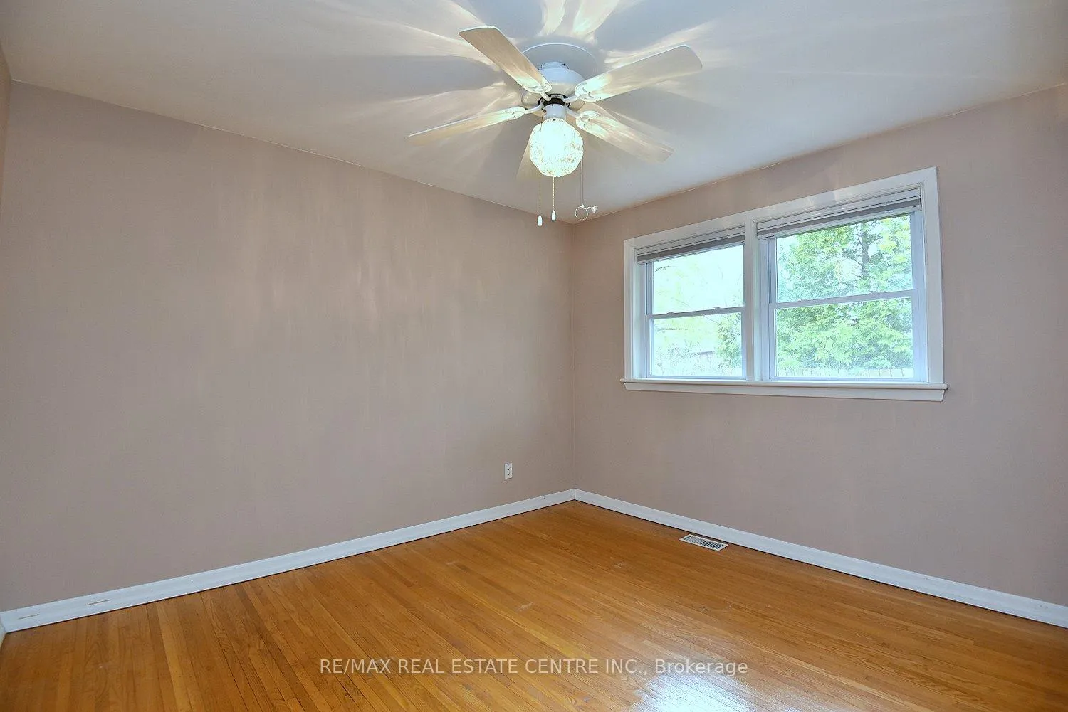 Photo 13 of 5409 Croydon Road, Burlington, Appleby — HOMEH