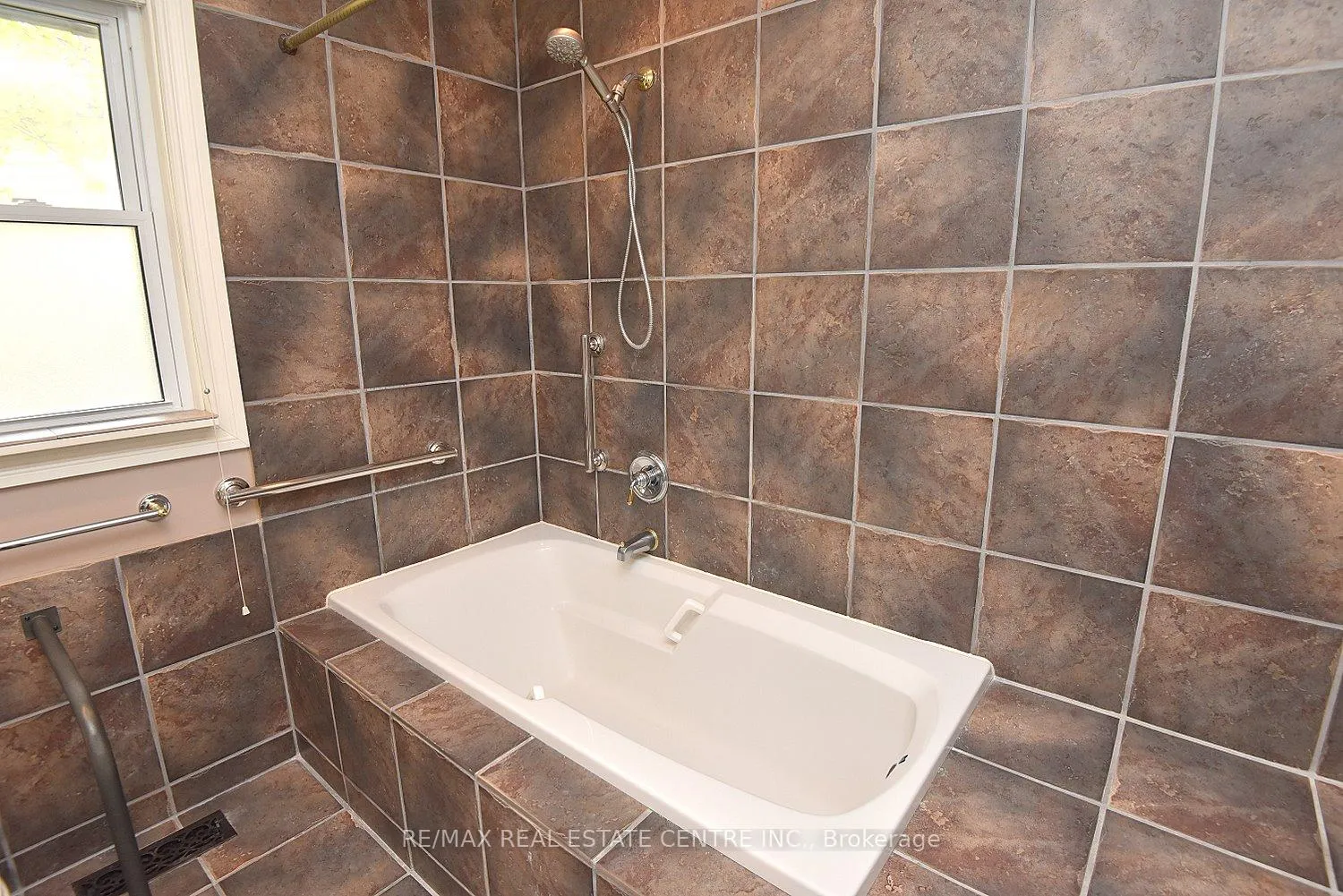 Photo 19 of 5409 Croydon Road, Burlington, Appleby — HOMEH