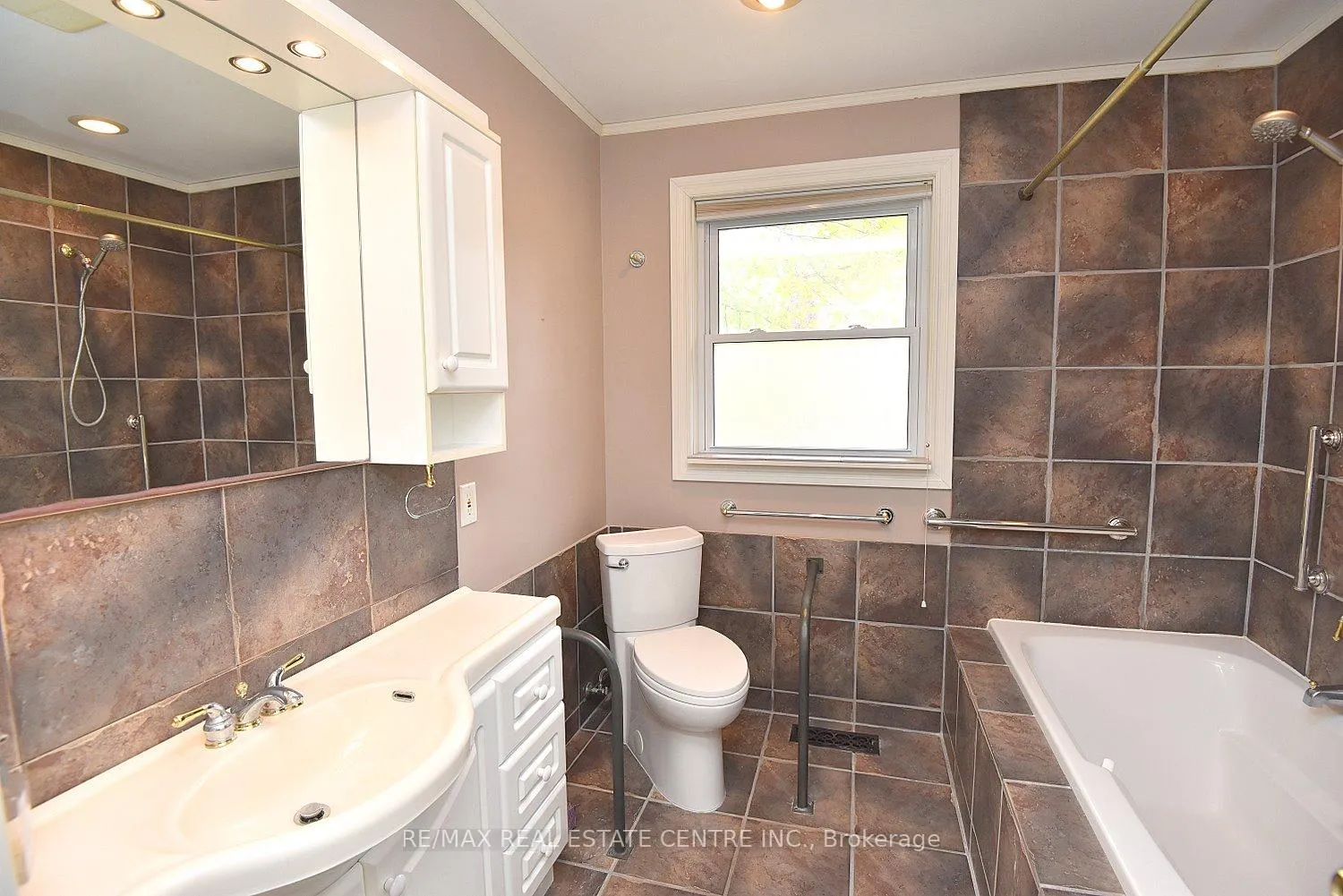 Photo 20 of 5409 Croydon Road, Burlington, Appleby — HOMEH