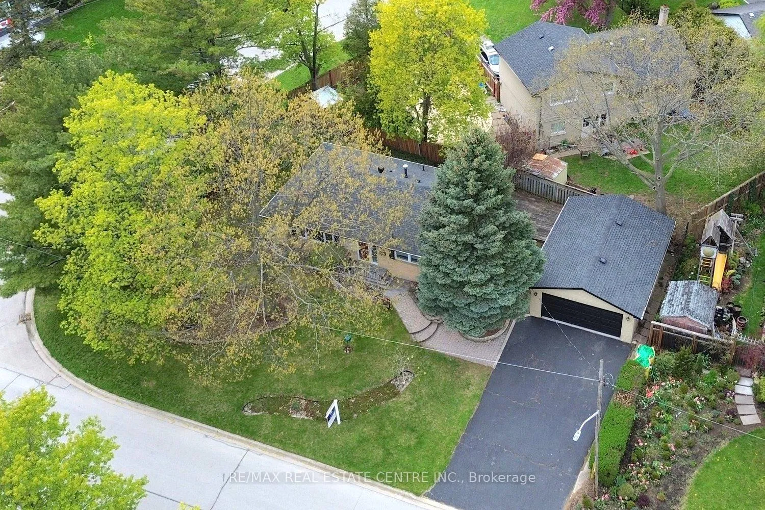 Photo 33 of 5409 Croydon Road, Burlington, Appleby — HOMEH