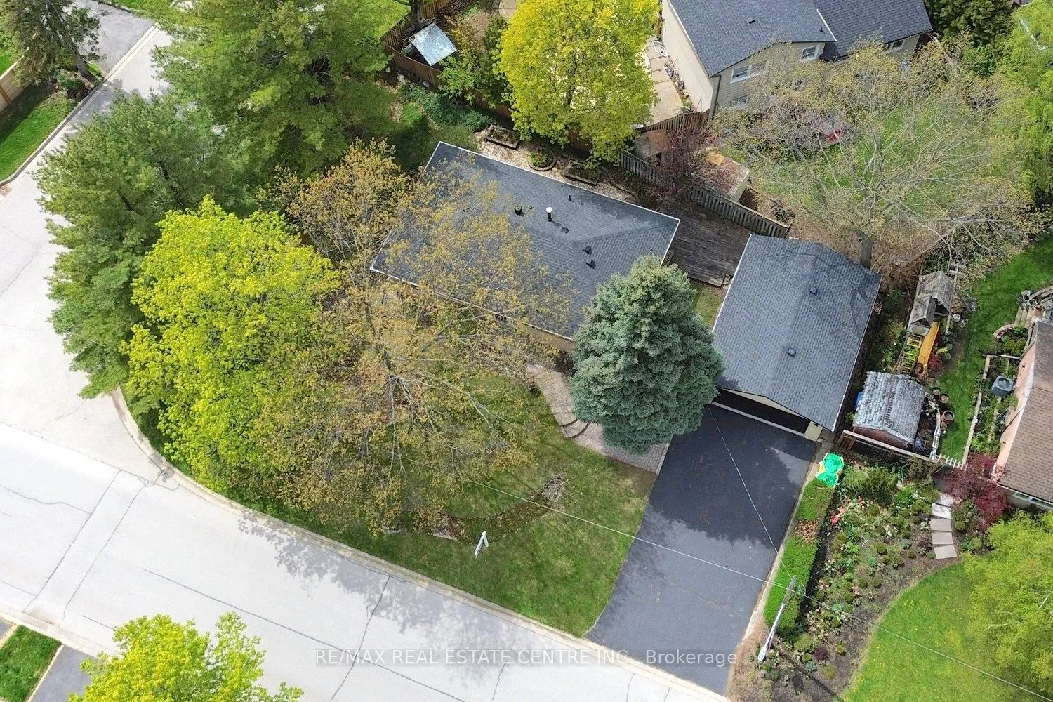 Photo 38 of 5409 Croydon Road, Burlington, Appleby — HOMEH