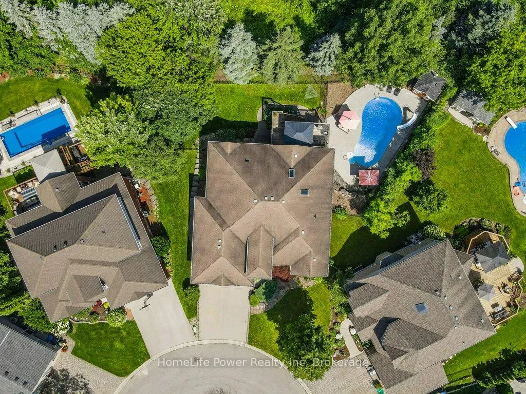 Photo 3 of 16 Elderberry Court, Guelph, Pineridge/Westminster Woods — HOMEH