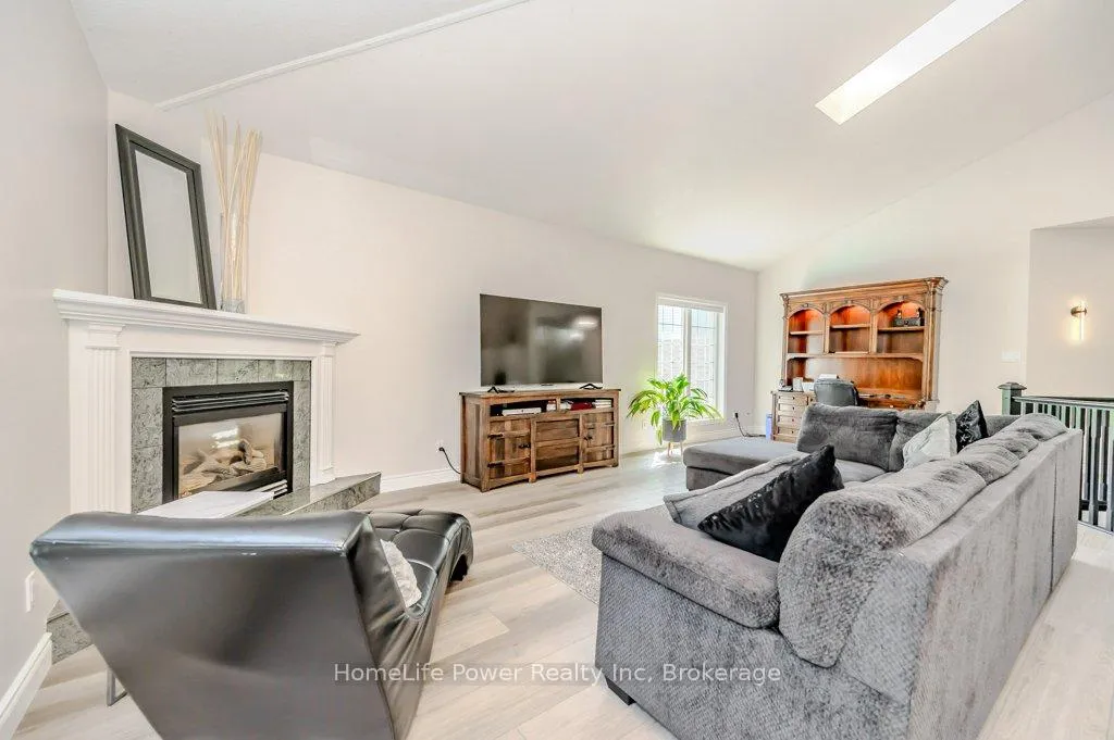 Photo 10 of 16 Elderberry Court, Guelph, Pineridge/Westminster Woods — HOMEH