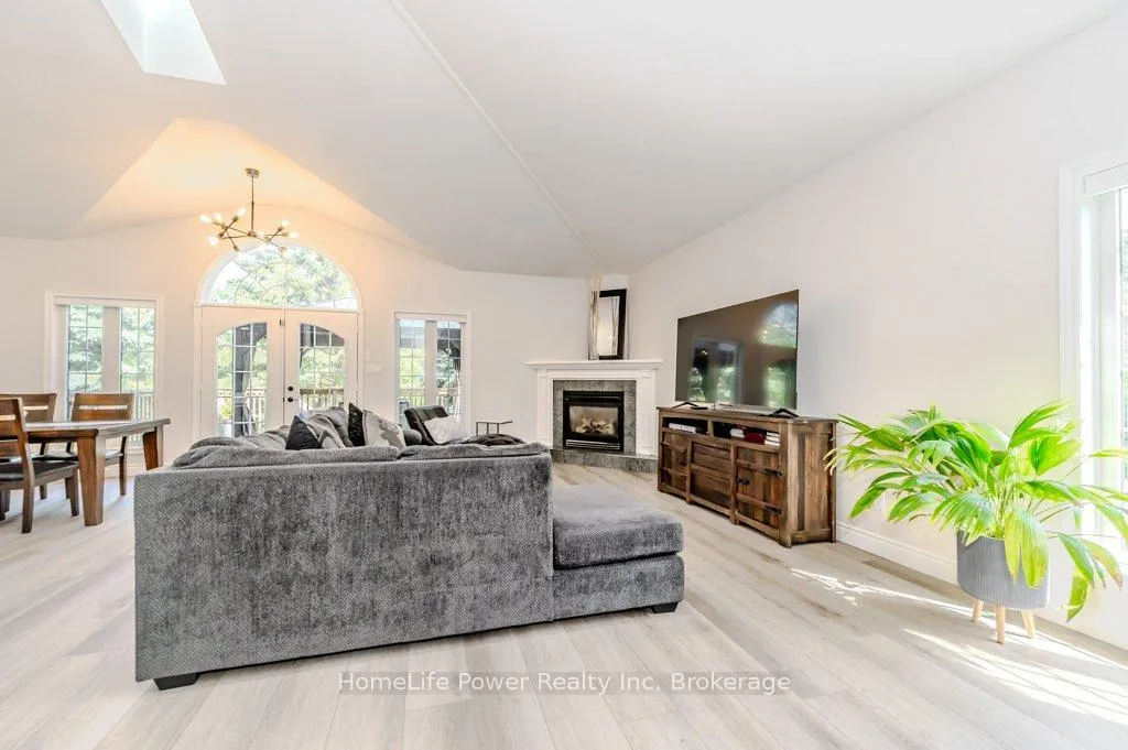 Photo 12 of 16 Elderberry Court, Guelph, Pineridge/Westminster Woods — HOMEH