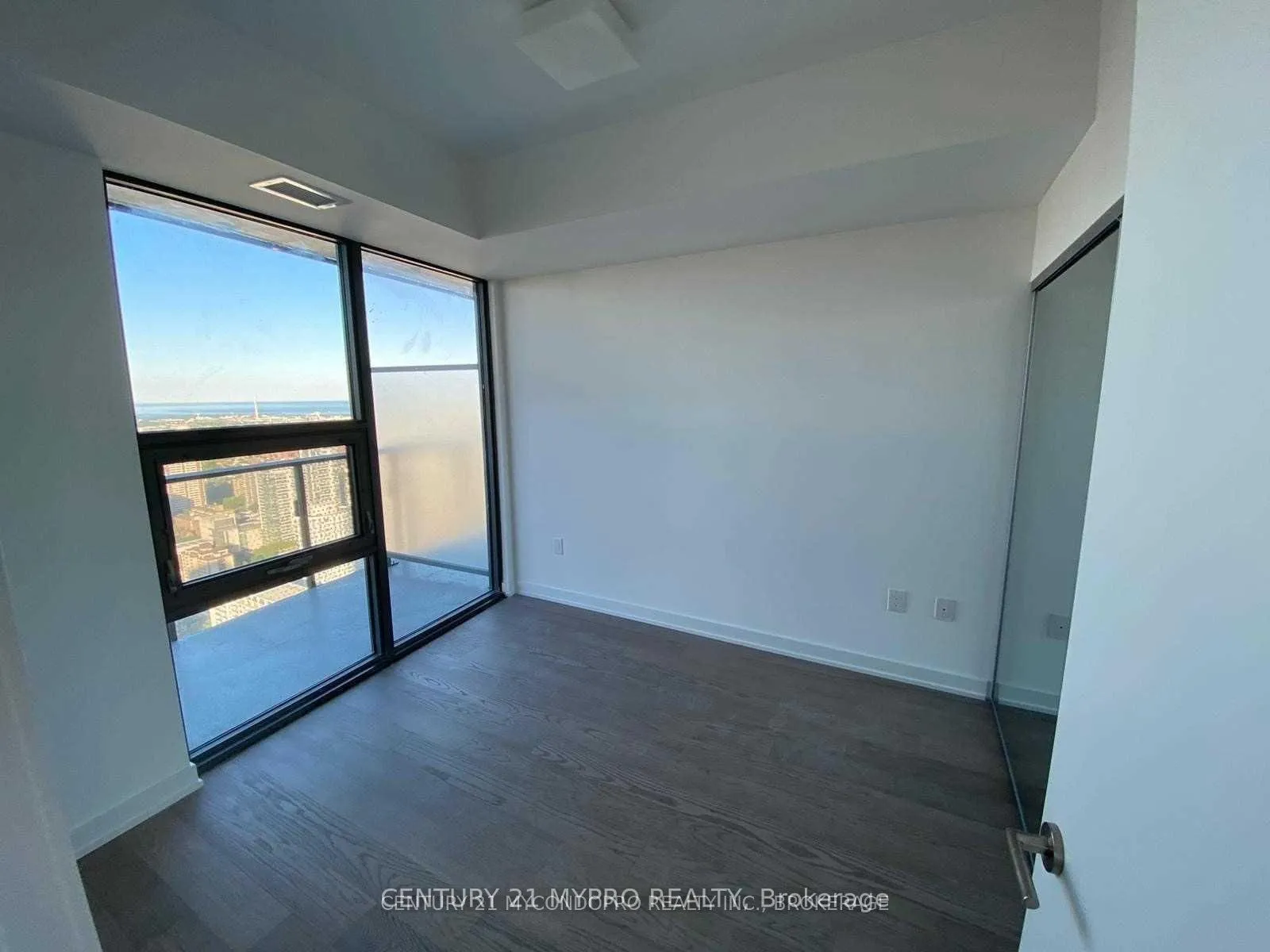 Photo 4 of Unit 4513, 11 Wellesley Street, Toronto, Bay Street Corridor — HOMEH