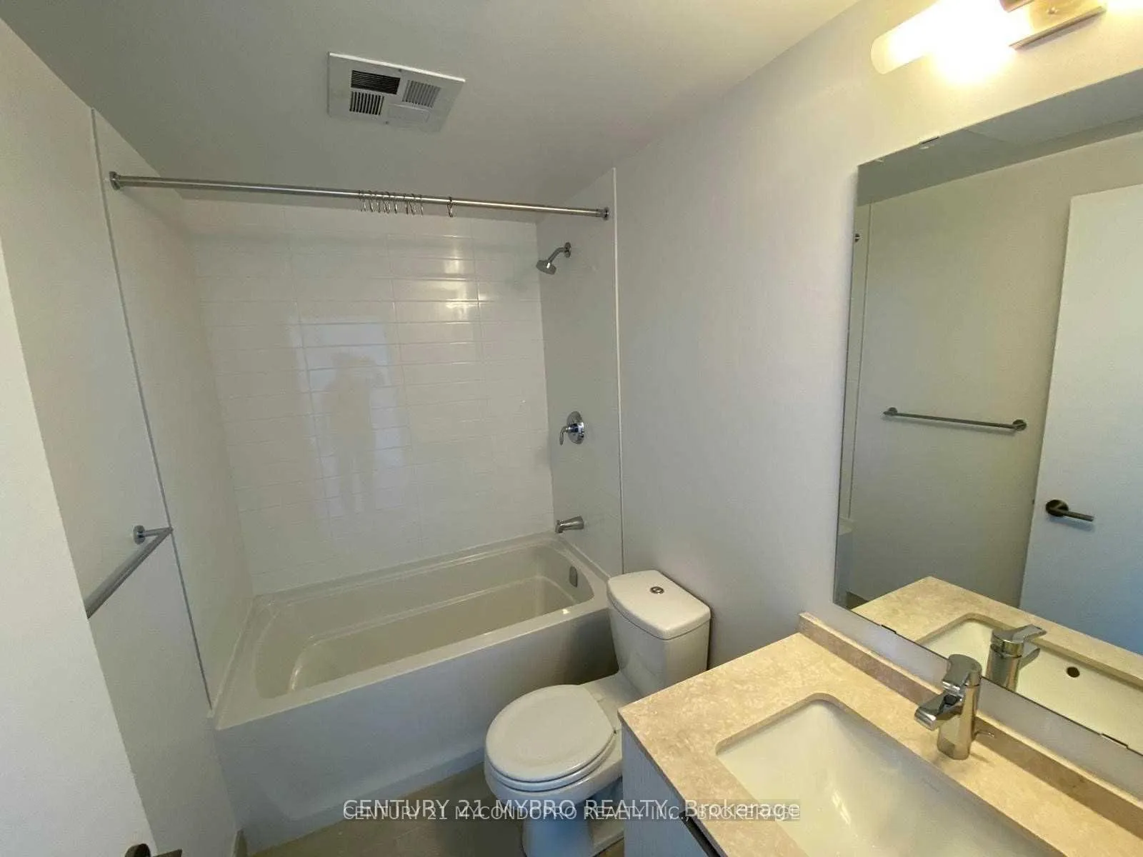 Photo 5 of Unit 4513, 11 Wellesley Street, Toronto, Bay Street Corridor — HOMEH