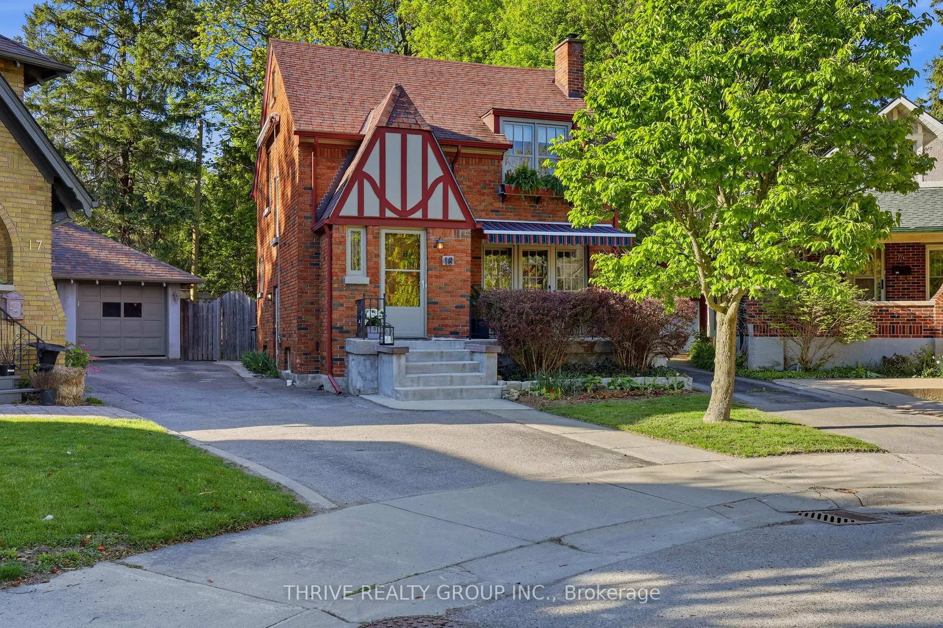 Front of 16 Clenray Place