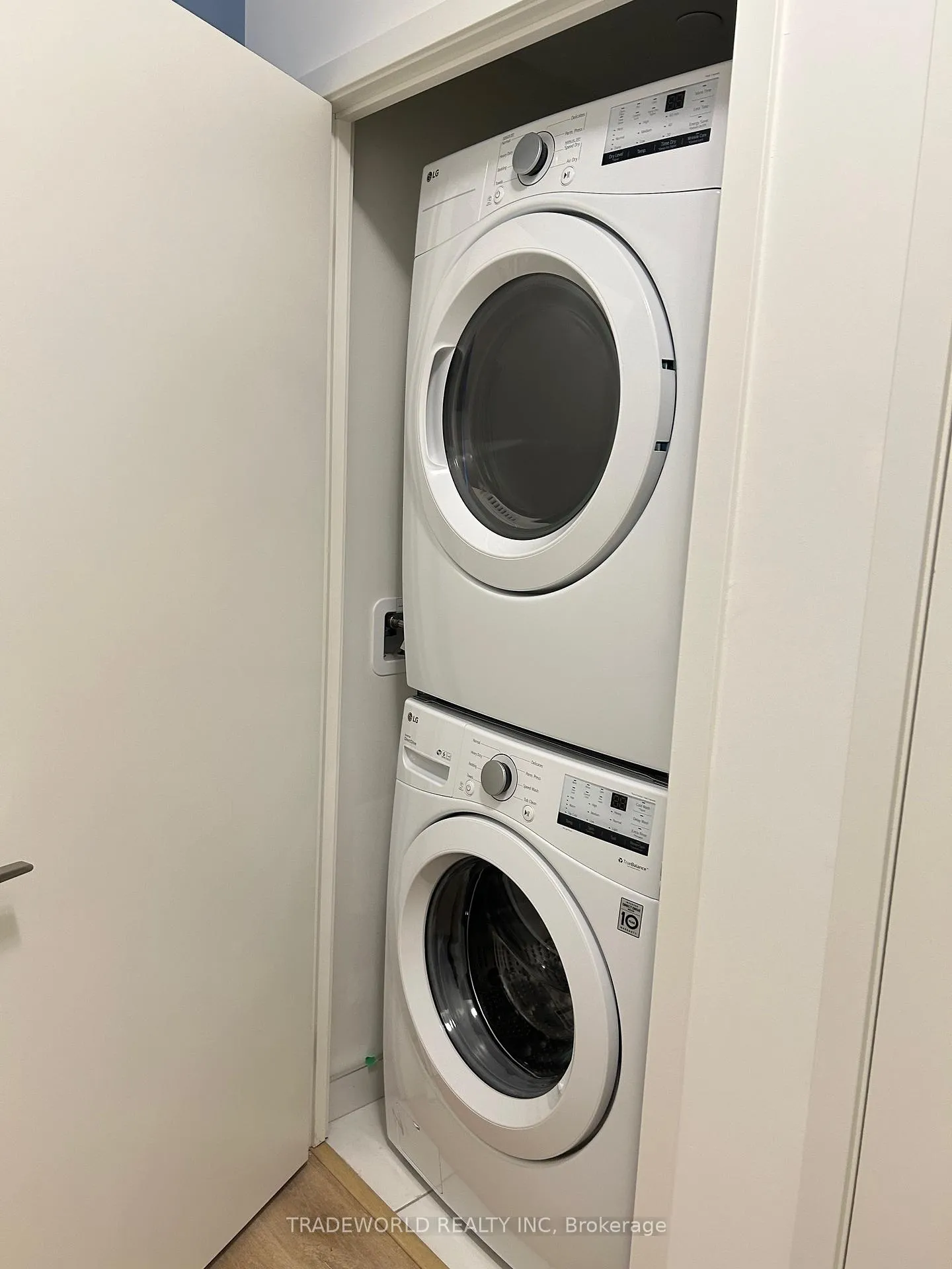 Photo 9 of Unit 508, 8119 Birchmount Road, Markham, Unionville — HOMEH