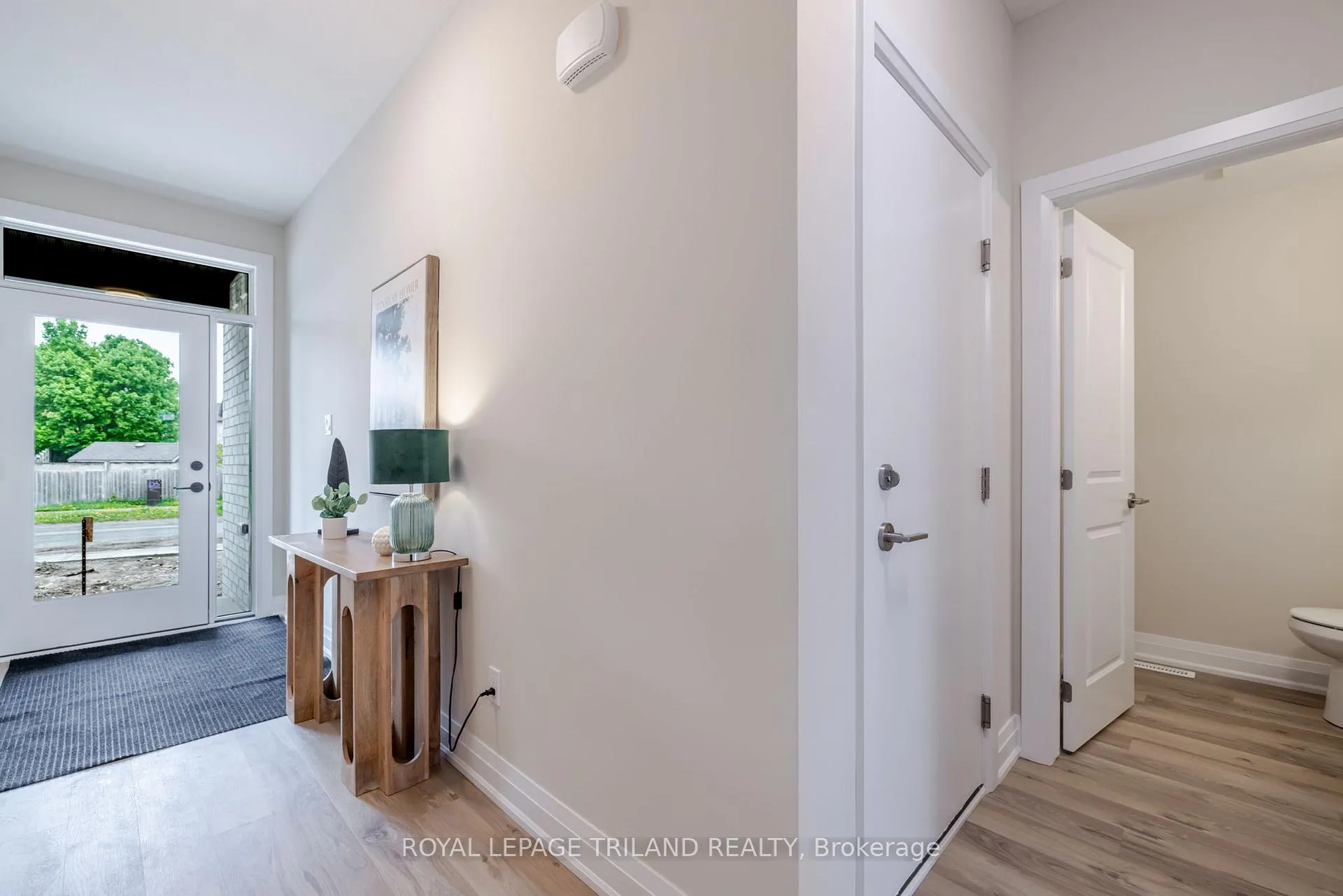 Photo 9 of 778 Banyan Lane, London, North E — HOMEH