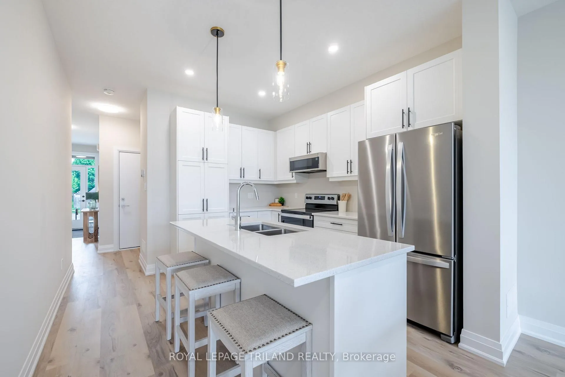 Photo 11 of 778 Banyan Lane, London, North E — HOMEH