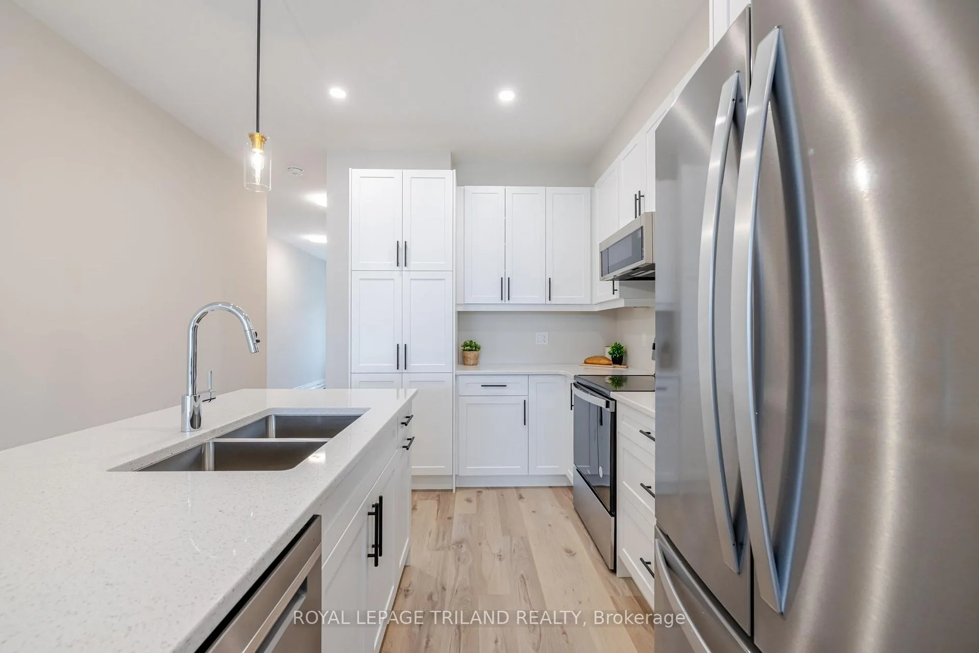 Photo 13 of 778 Banyan Lane, London, North E — HOMEH