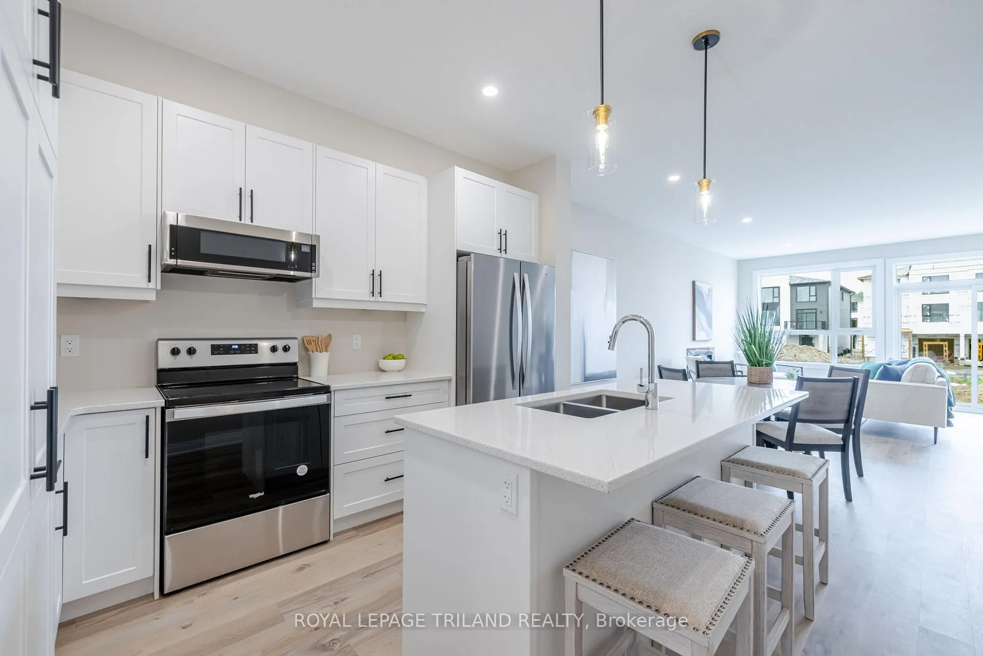 Photo 14 of 778 Banyan Lane, London, North E — HOMEH