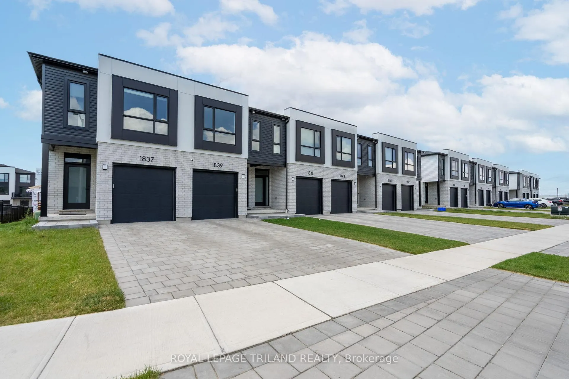 Photo 6 of 778 Banyan Lane, London, North E — HOMEH