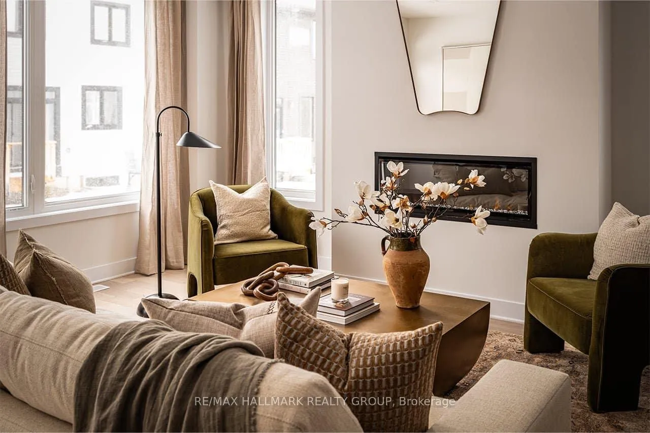 Photo 10 of 687 Persimmon Way, Ottawa, Chapel Hill South - Orleans Village — HOMEH