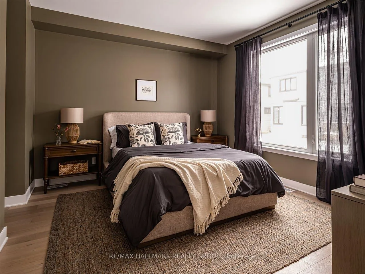 Photo 12 of 687 Persimmon Way, Ottawa, Chapel Hill South - Orleans Village — HOMEH