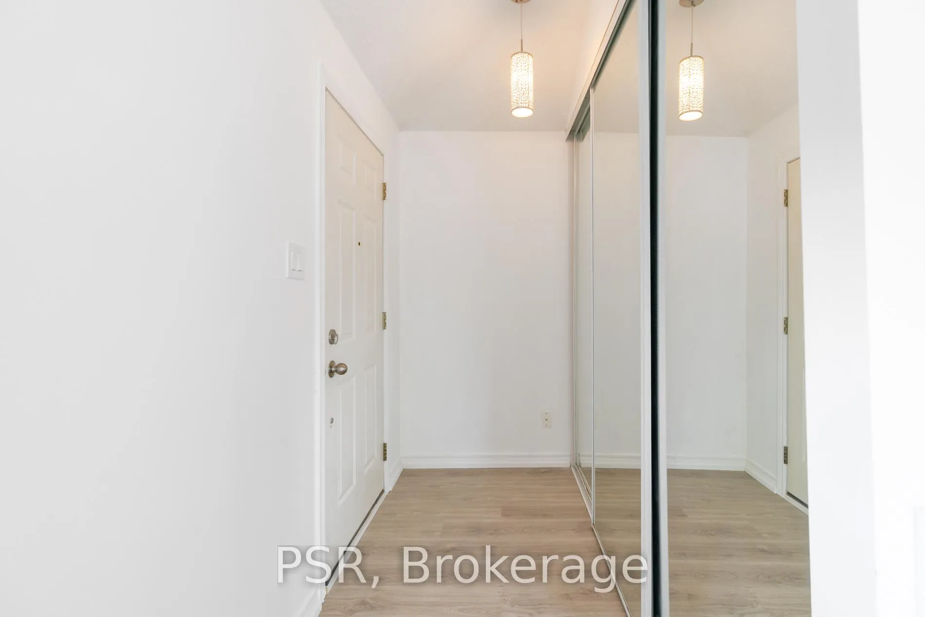 Photo 5 of Unit CH3, 1355 Bayview Avenue, Toronto, Leaside — HOMEH
