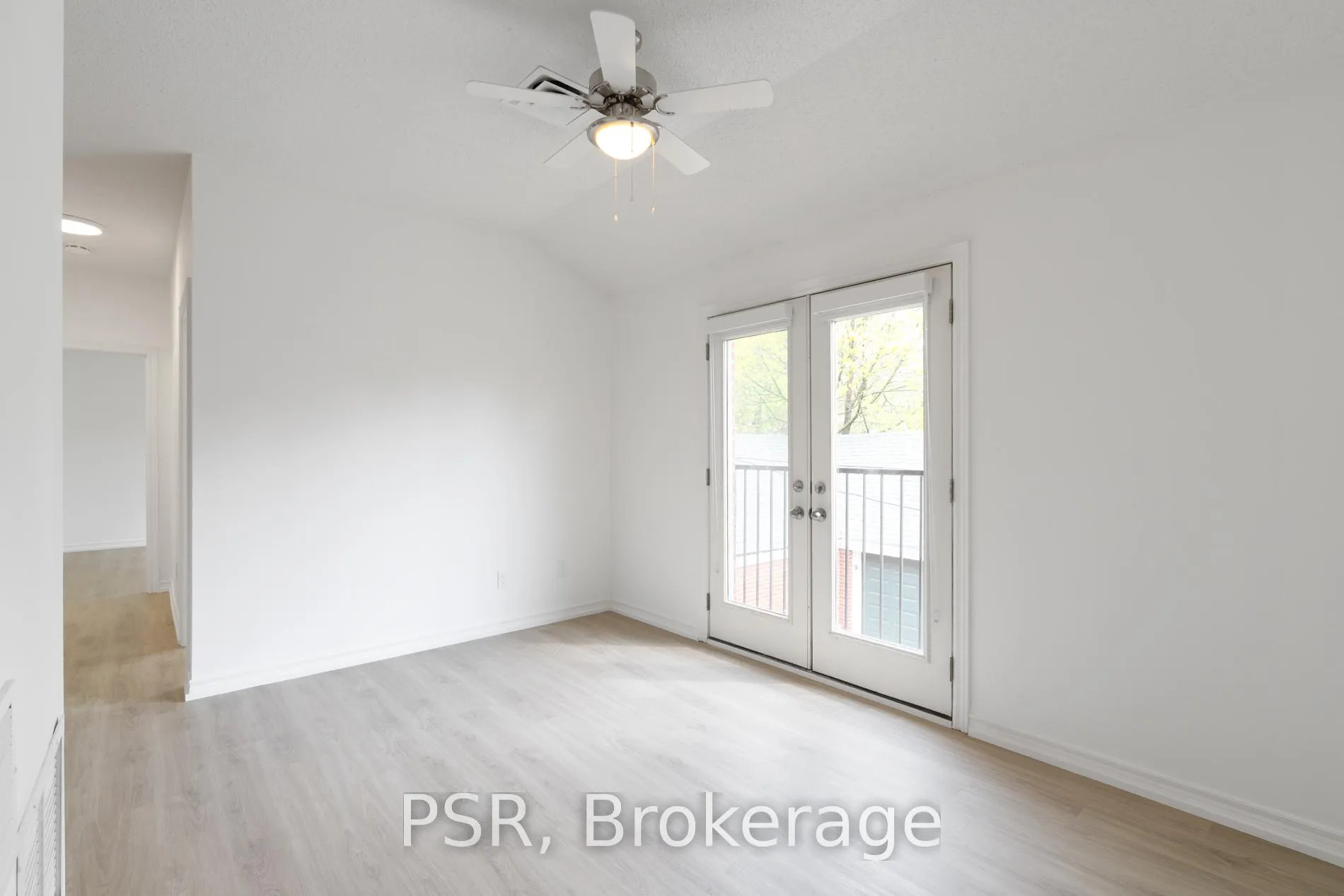 Photo 8 of Unit CH3, 1355 Bayview Avenue, Toronto, Leaside — HOMEH