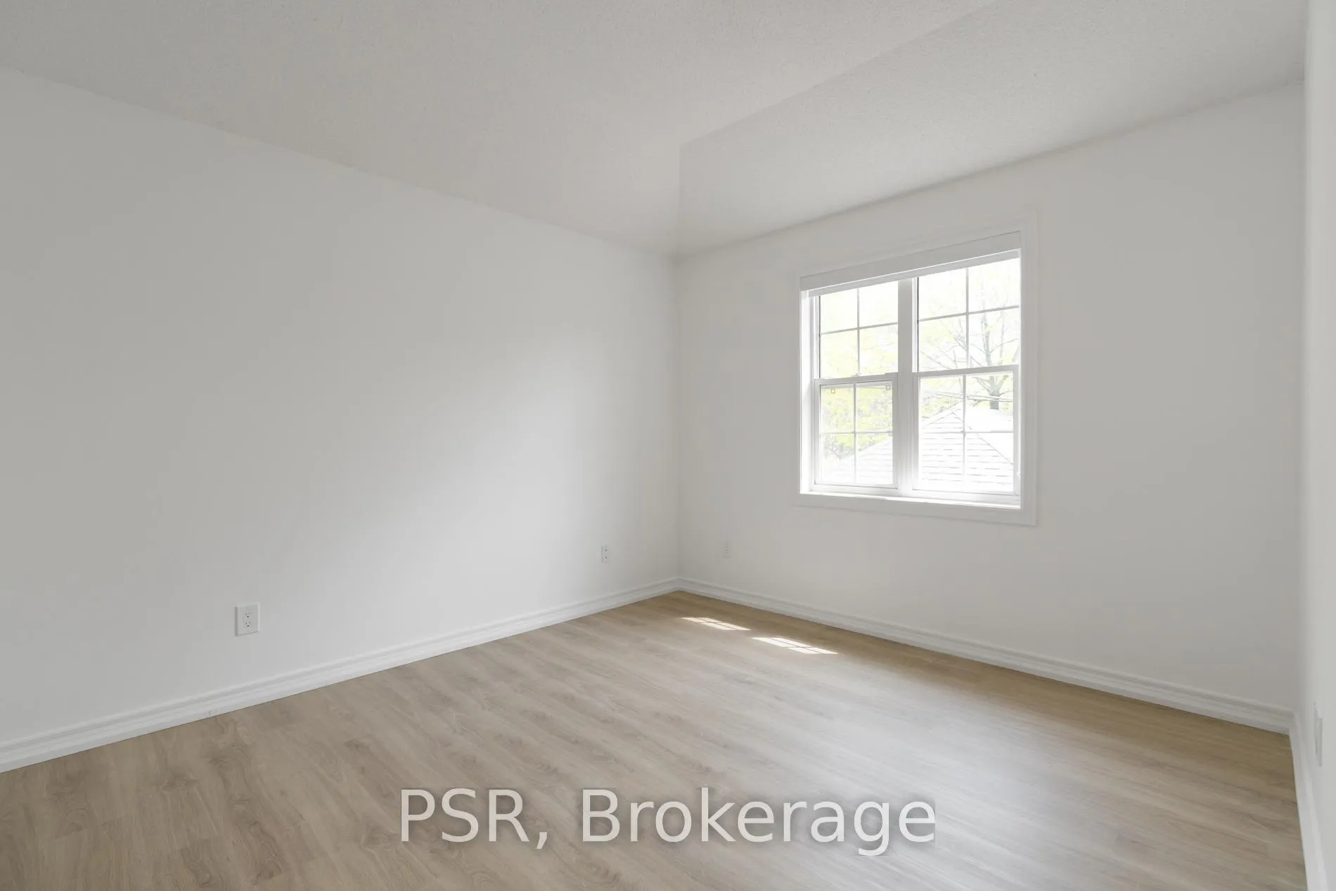 Photo 13 of Unit CH3, 1355 Bayview Avenue, Toronto, Leaside — HOMEH