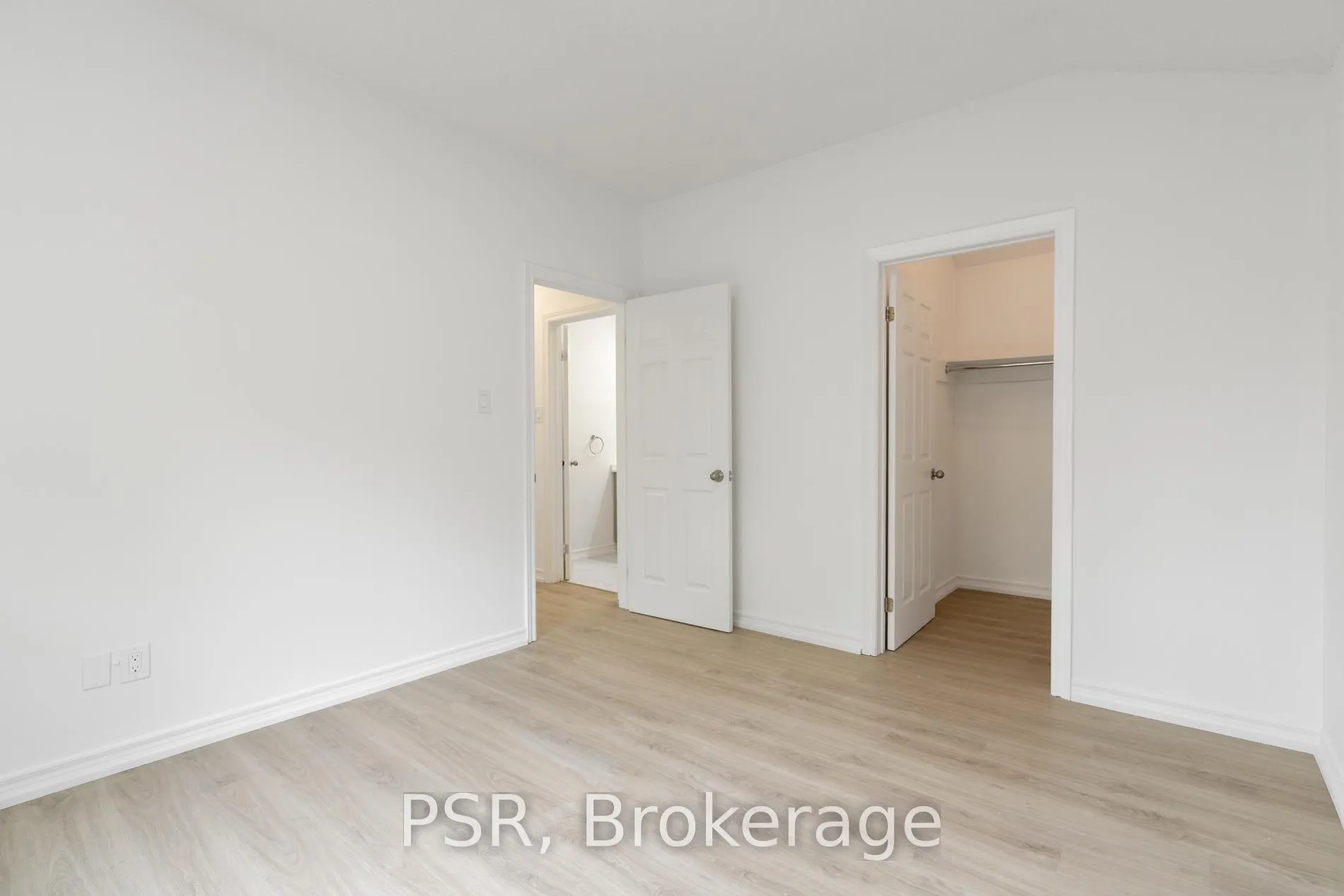 Photo 15 of Unit CH3, 1355 Bayview Avenue, Toronto, Leaside — HOMEH