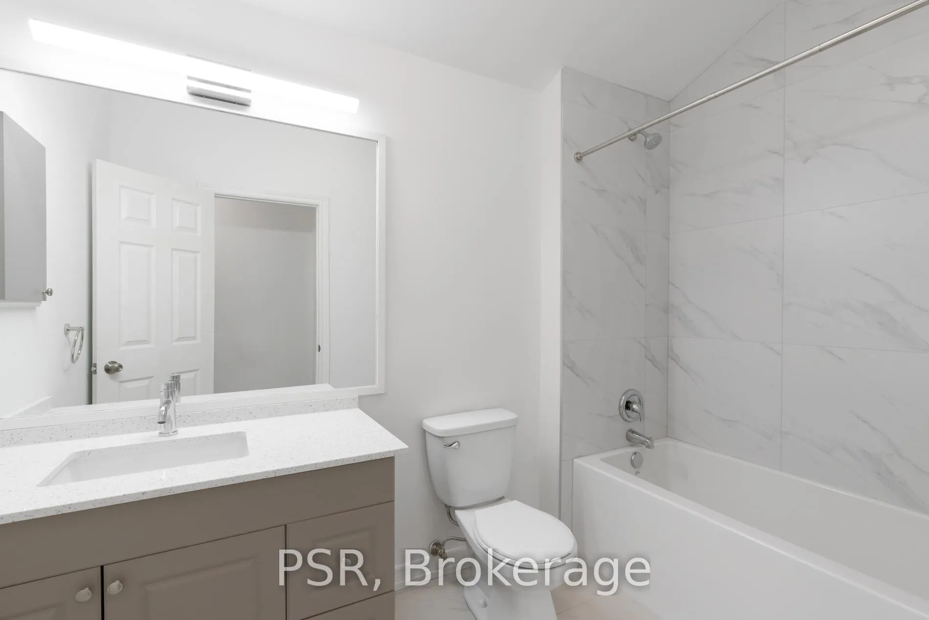 Photo 18 of Unit CH3, 1355 Bayview Avenue, Toronto, Leaside — HOMEH