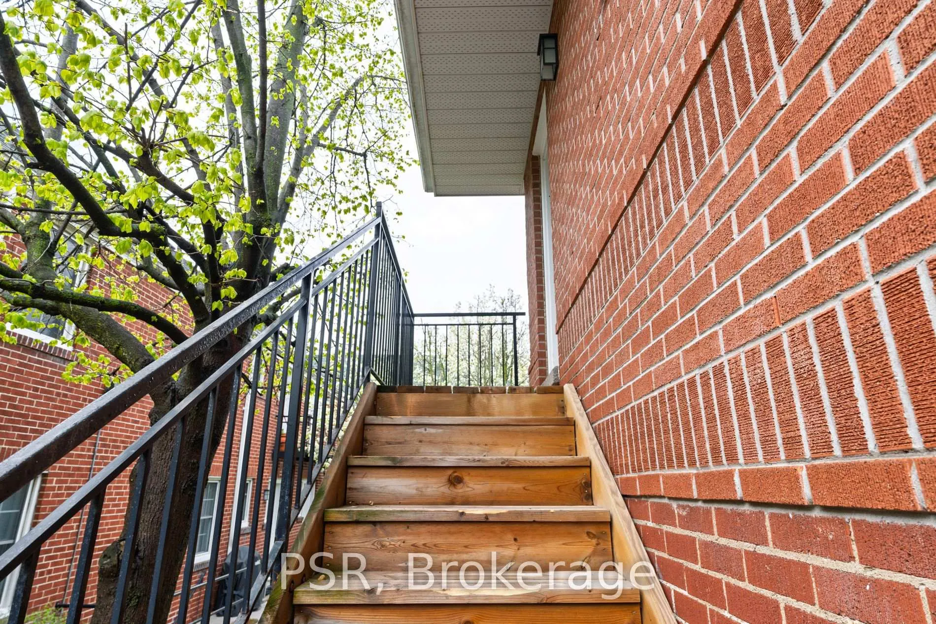 Photo 23 of Unit CH3, 1355 Bayview Avenue, Toronto, Leaside — HOMEH