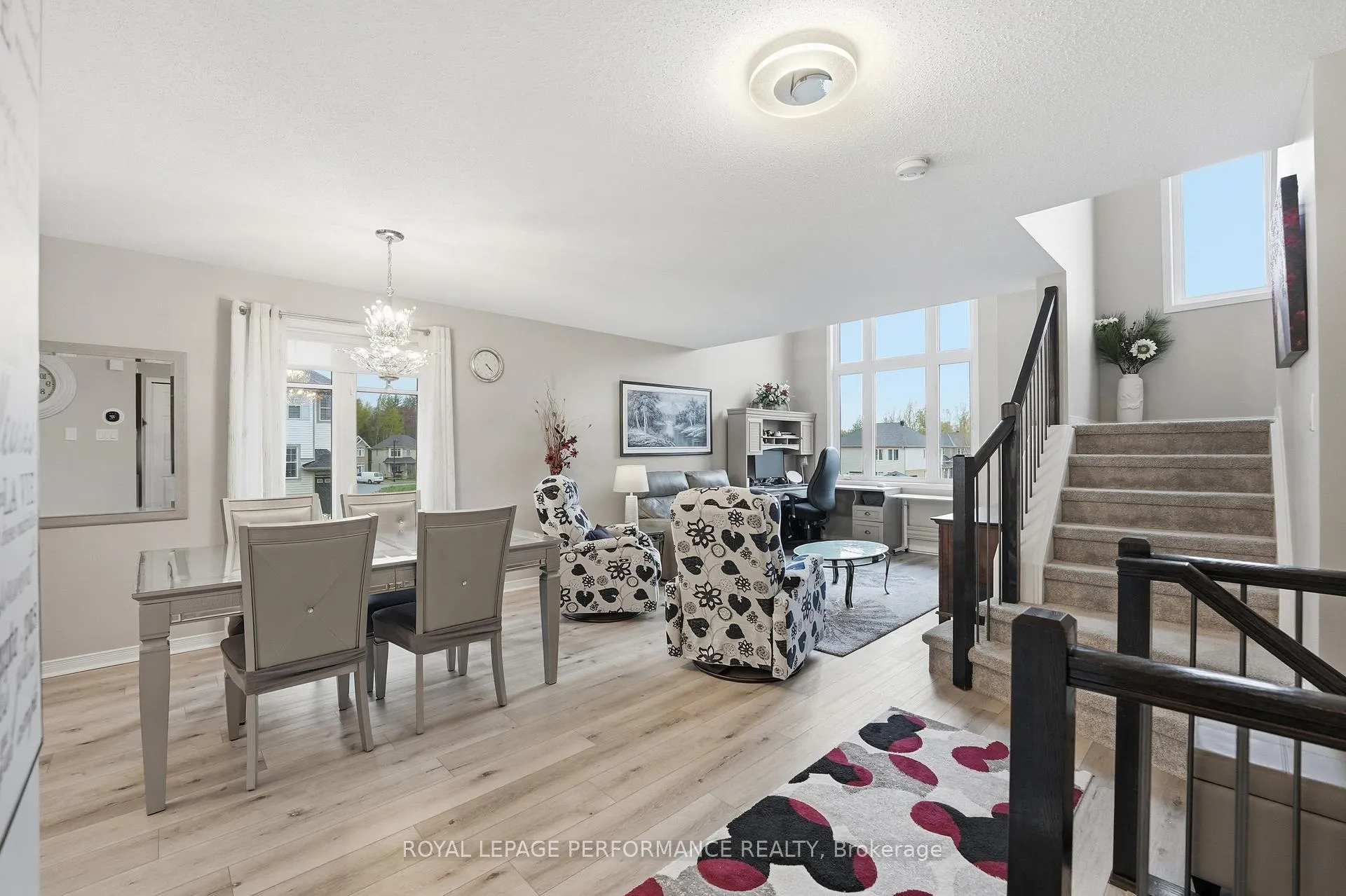 Photo 2 of 302 Galston, Ottawa, Mer Bleue/Bradley Estates/Anderson Park — HOMEH