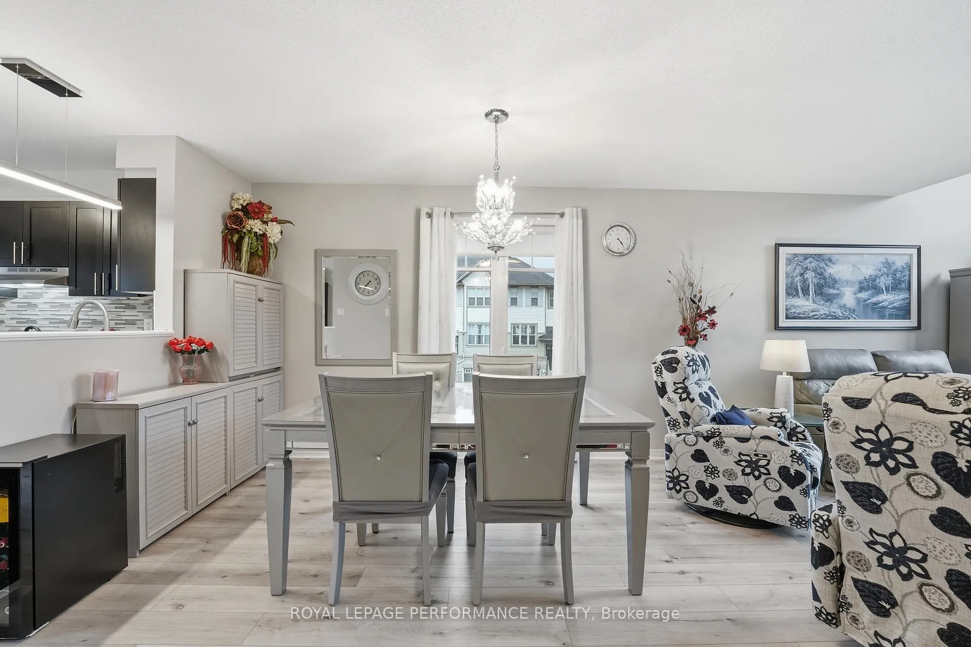 Photo 6 of 302 Galston, Ottawa, Mer Bleue/Bradley Estates/Anderson Park — HOMEH